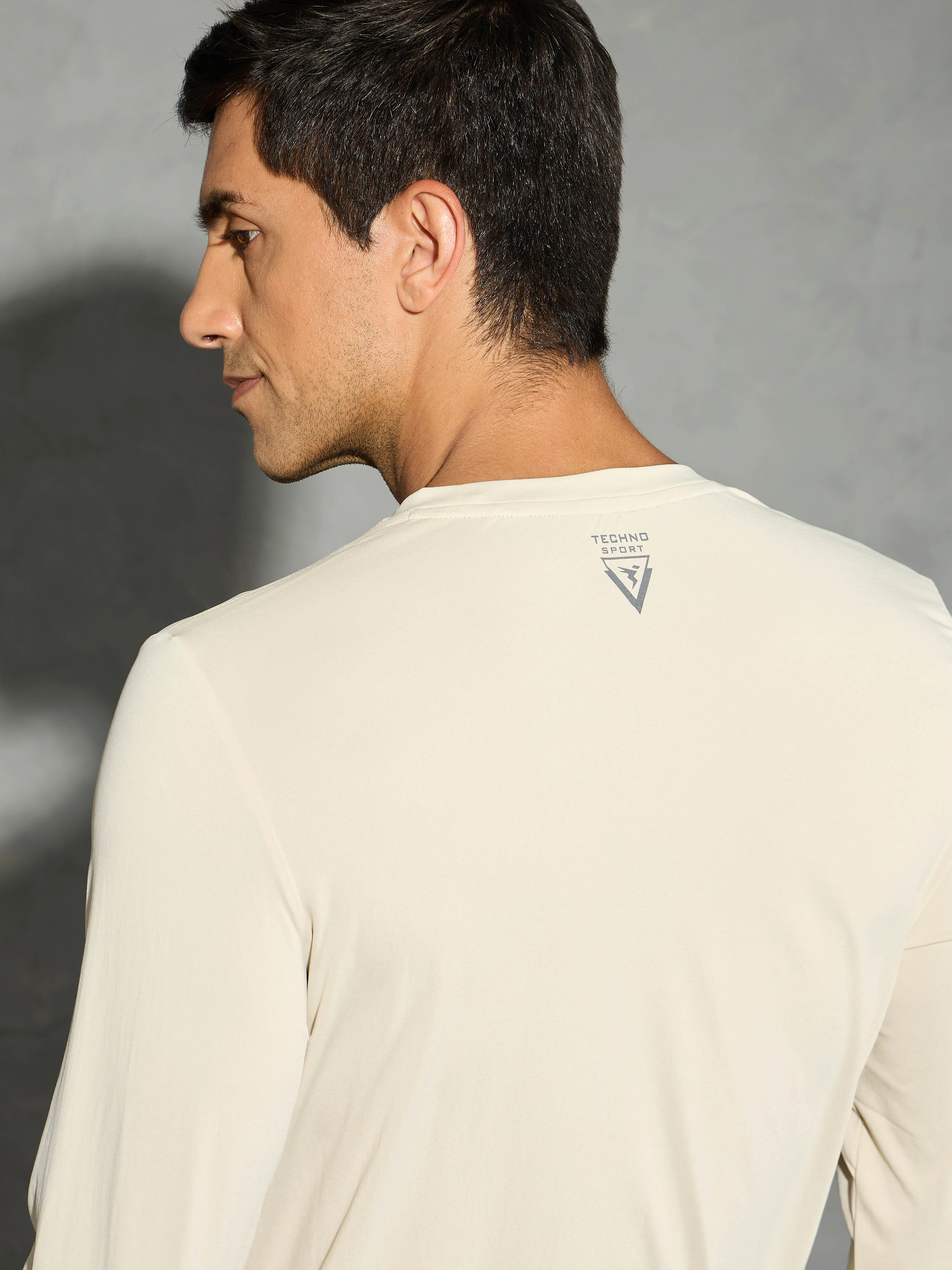 Men Solid Slim Fit Round Neck Sports T-shirt with COTFLEX - Image 6