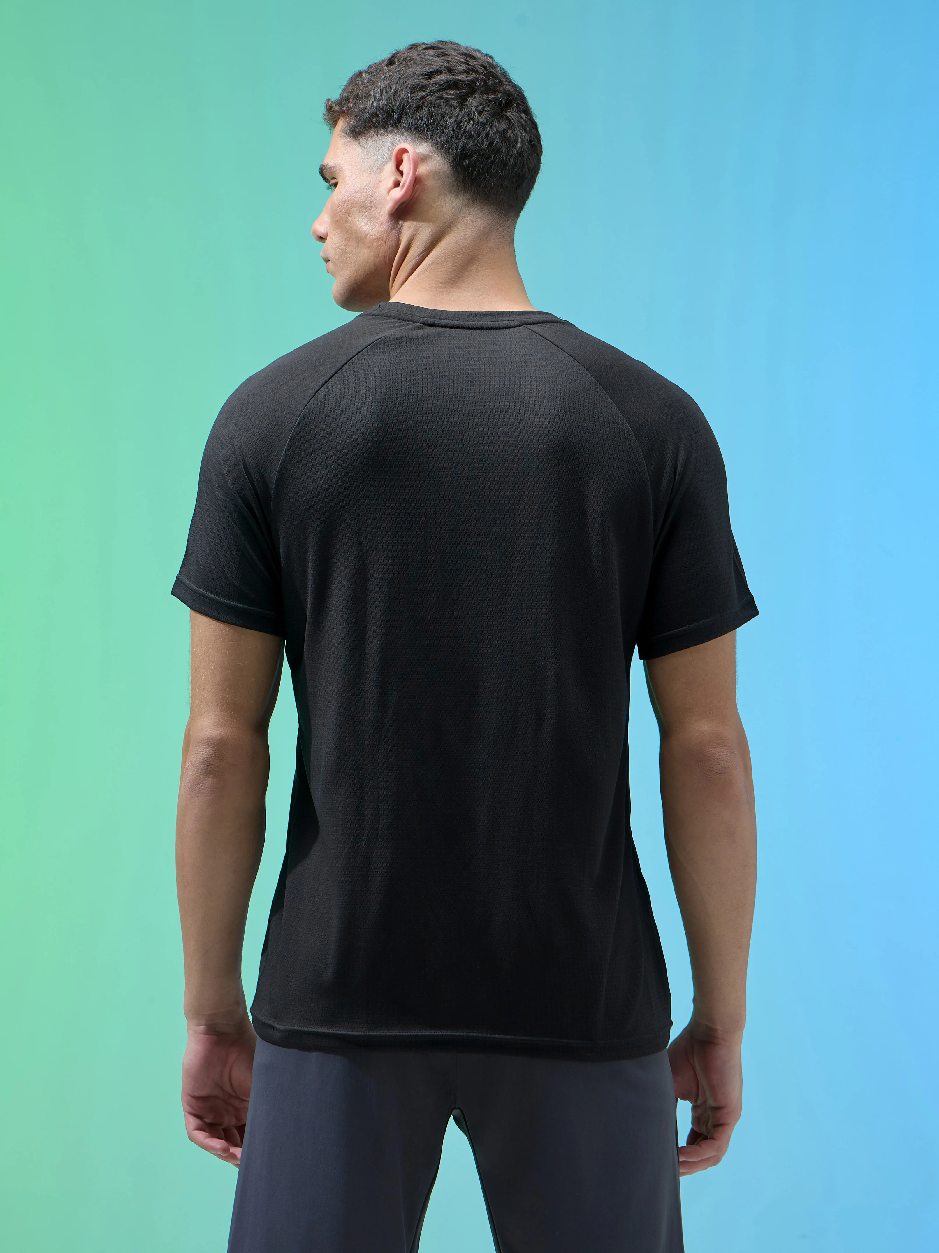 Men Solid Slim Fit Round Neck Sports T-shirt with TECHNOCOOL+ - Image 3