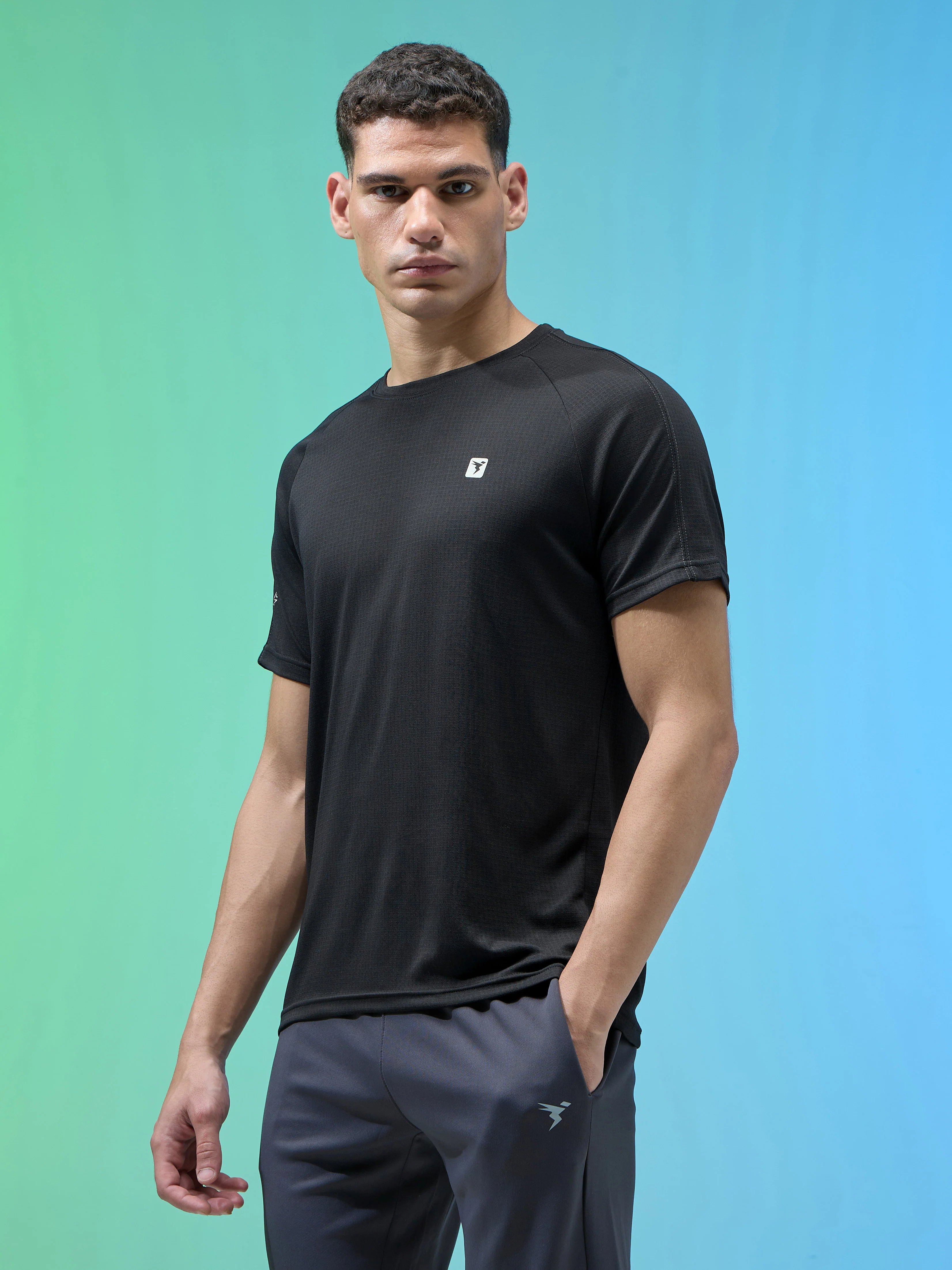 Men Solid Slim Fit Round Neck Sports T-shirt with TECHNOCOOL+ - Image 4
