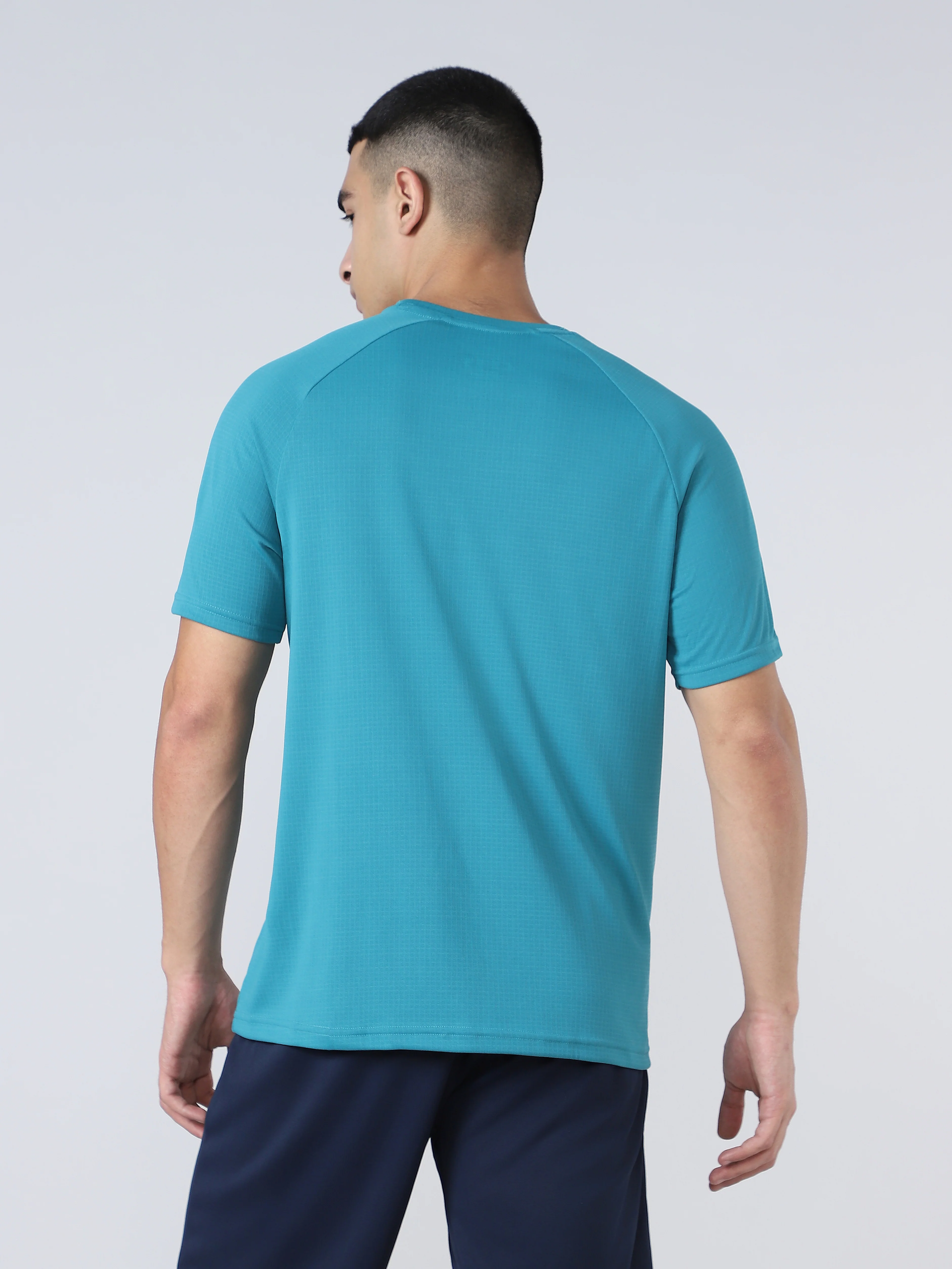 Men Solid Slim Fit Round Neck Sports T-shirt with TECHNOCOOL+ - Image 2