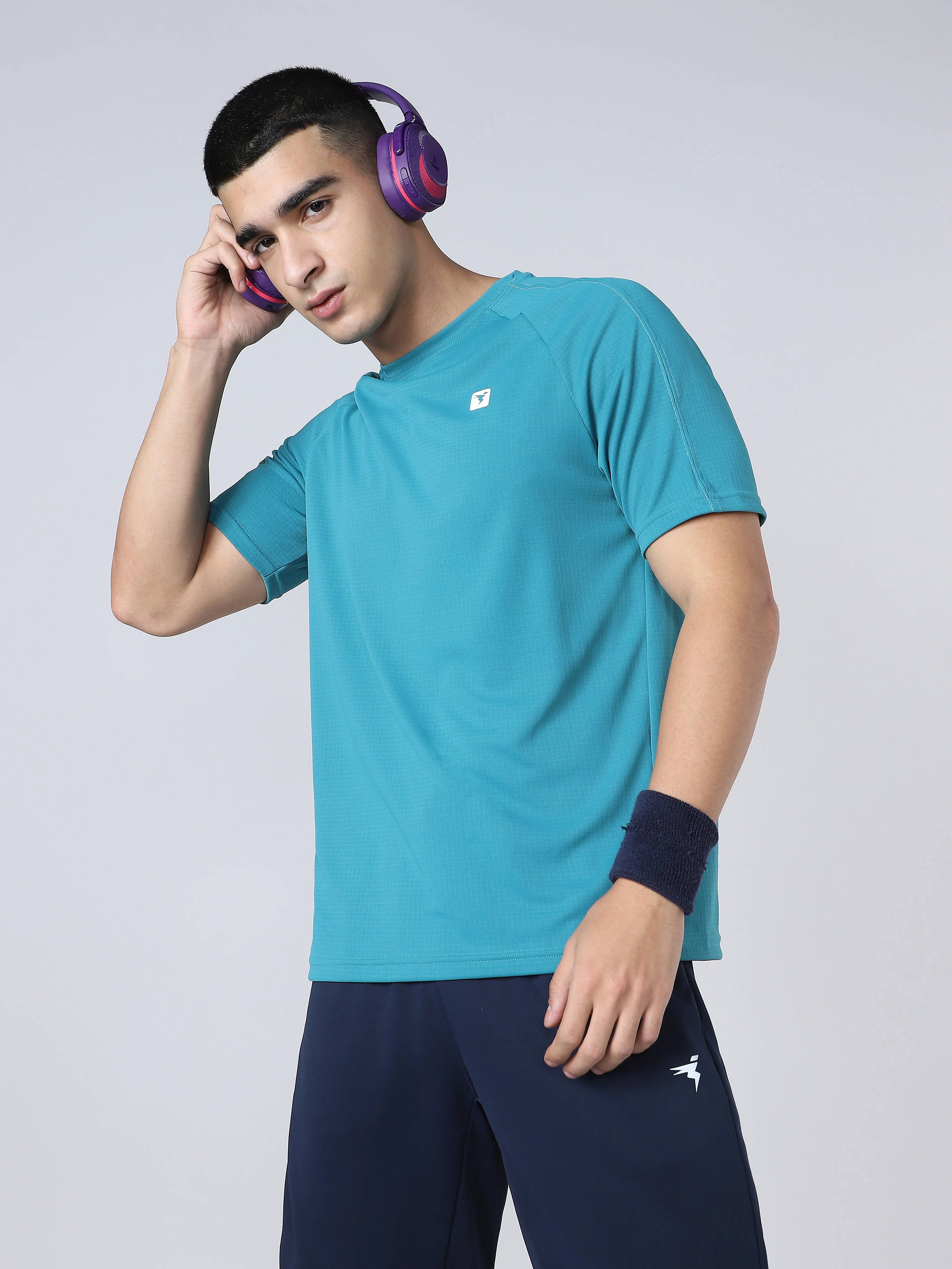 Men Solid Slim Fit Round Neck Sports T-shirt with TECHNOCOOL+ - Image 4