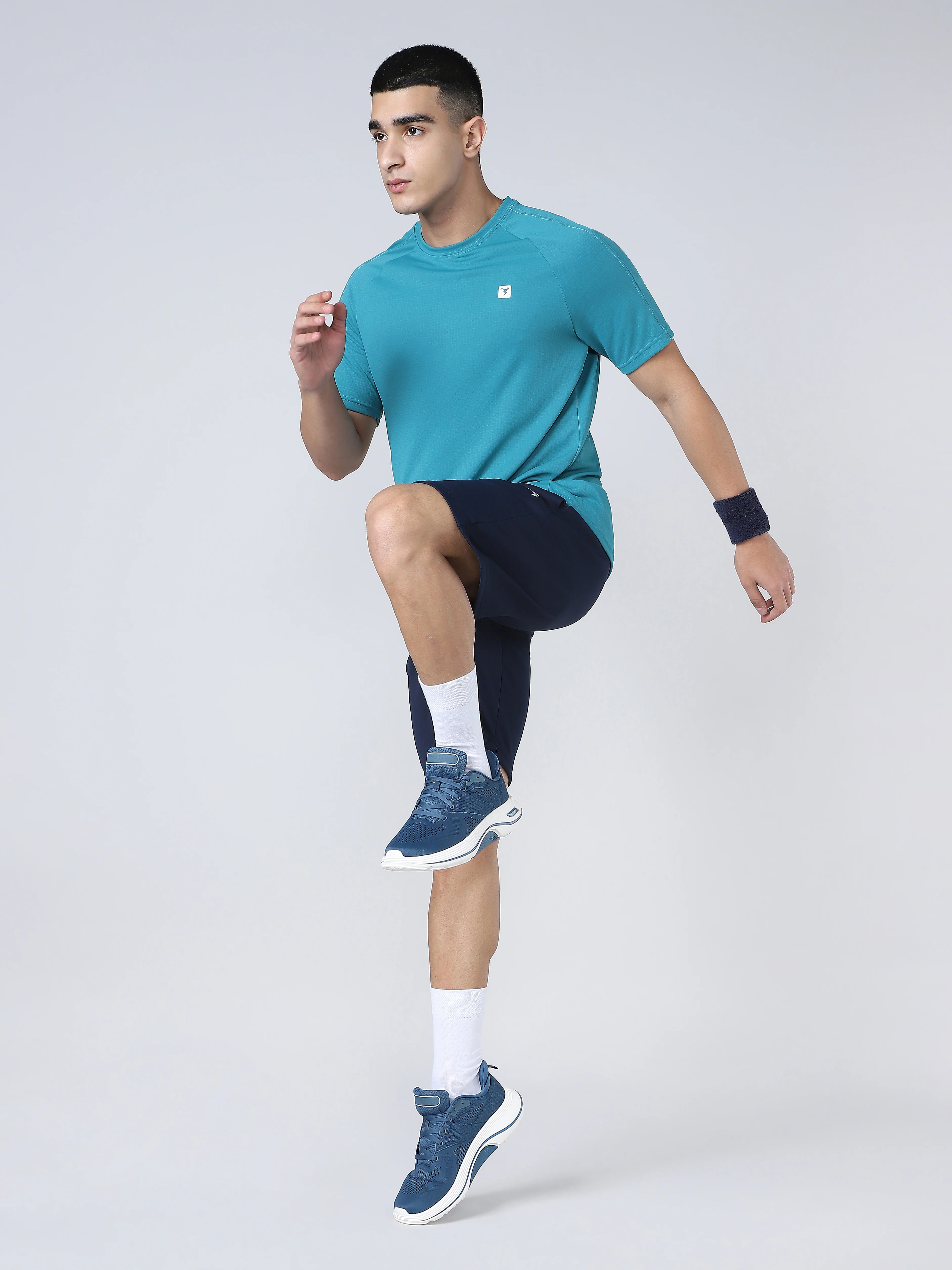 Men Solid Slim Fit Round Neck Sports T-shirt with TECHNOCOOL+ - Image 5