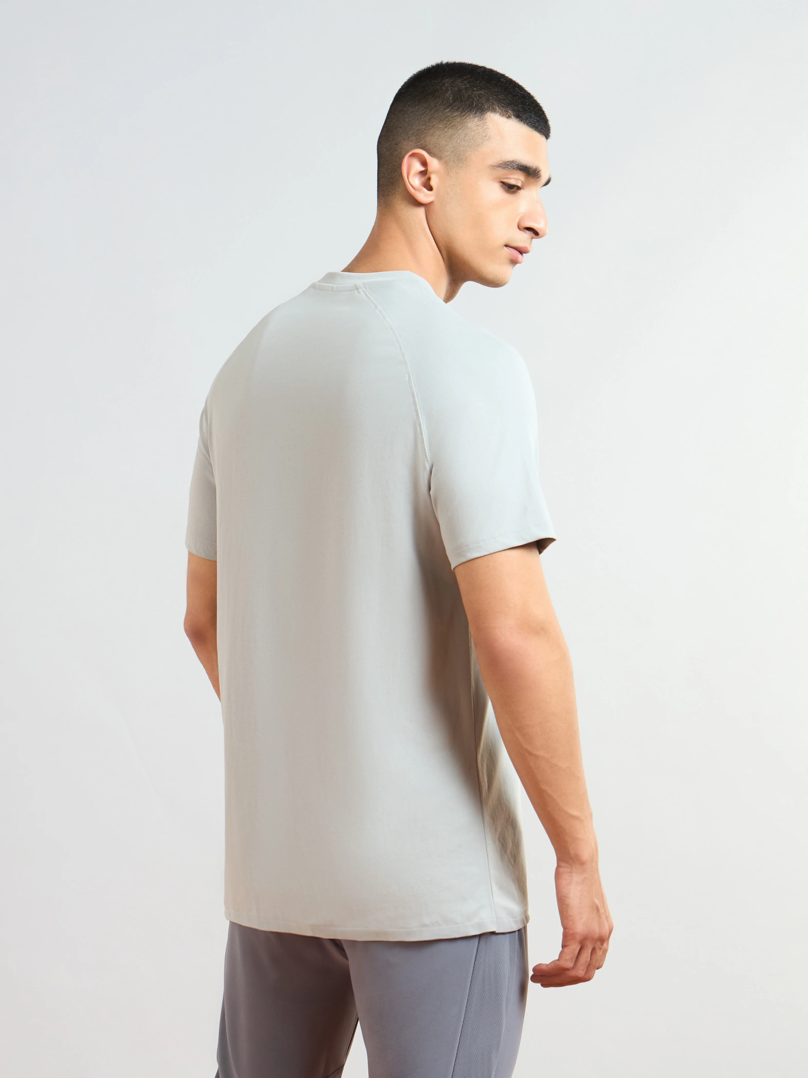 Men Solid Slim Fit Round Neck T-shirt with COTFLEX - Image 3