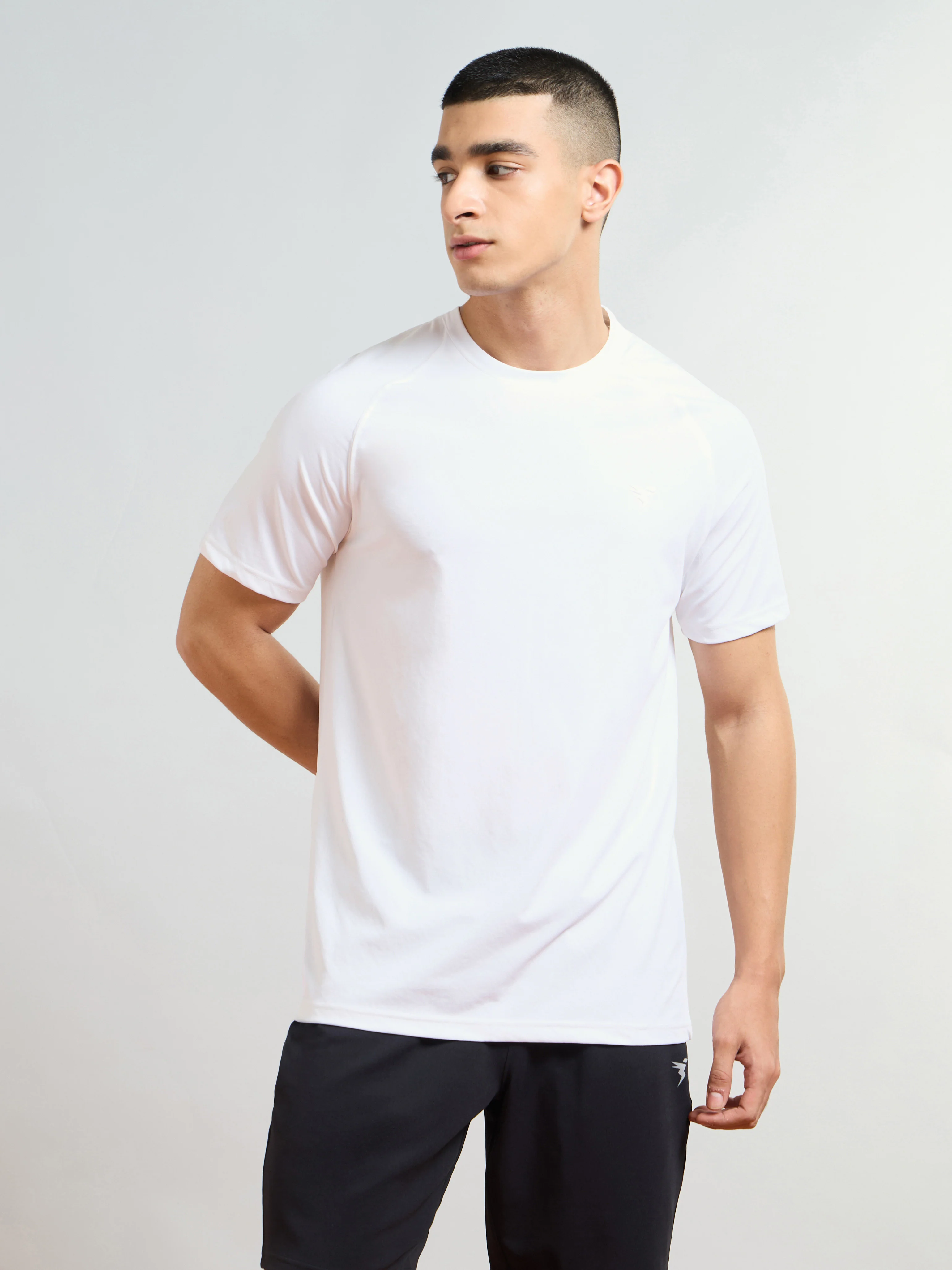 Men Solid Slim Fit Round Neck T-shirt with COTFLEX - Image 2