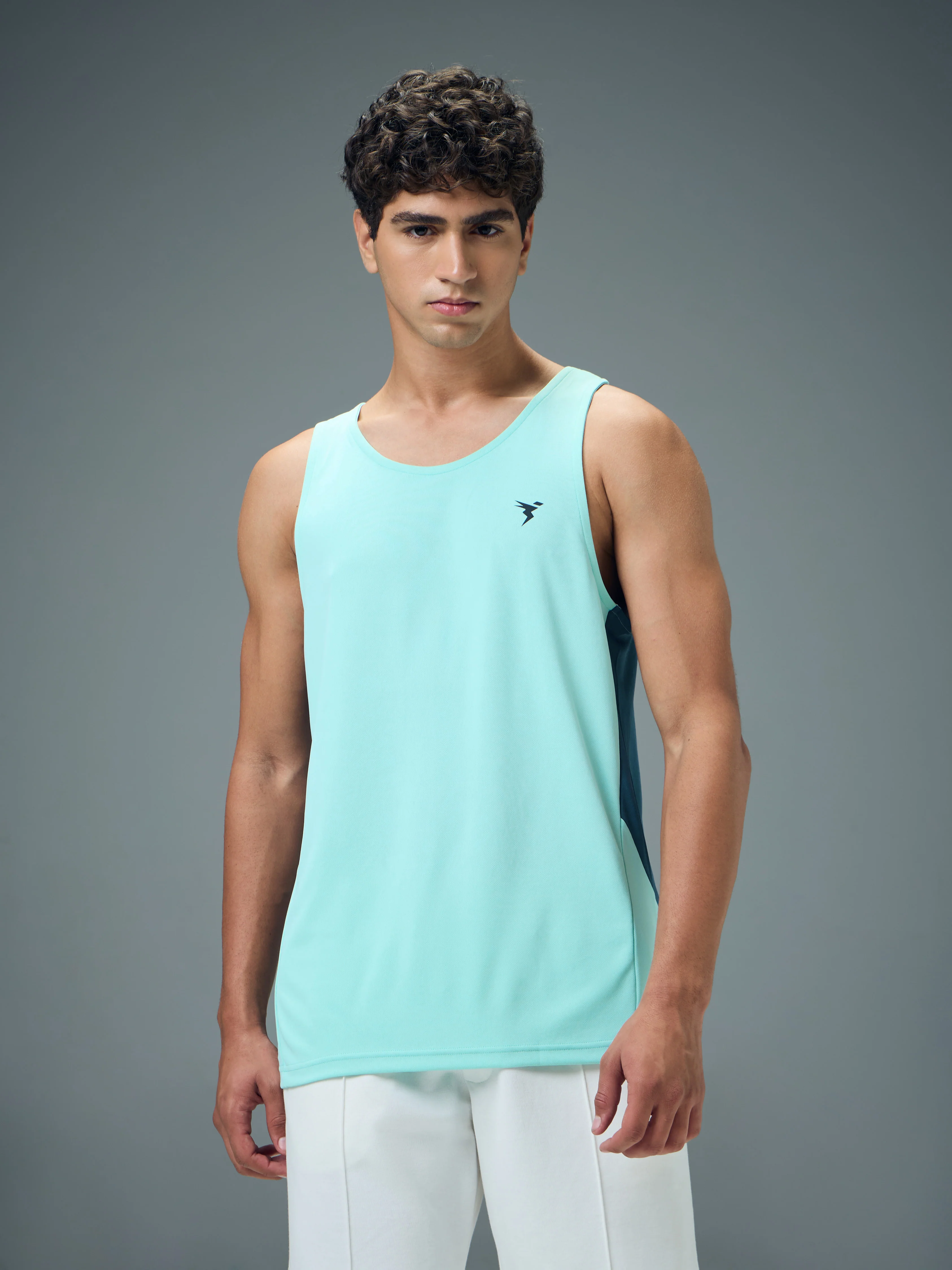 Men Solid Slim Fit Scoop Neck Sports Innerwear Vest with TECHNO COOL+ - Image 2