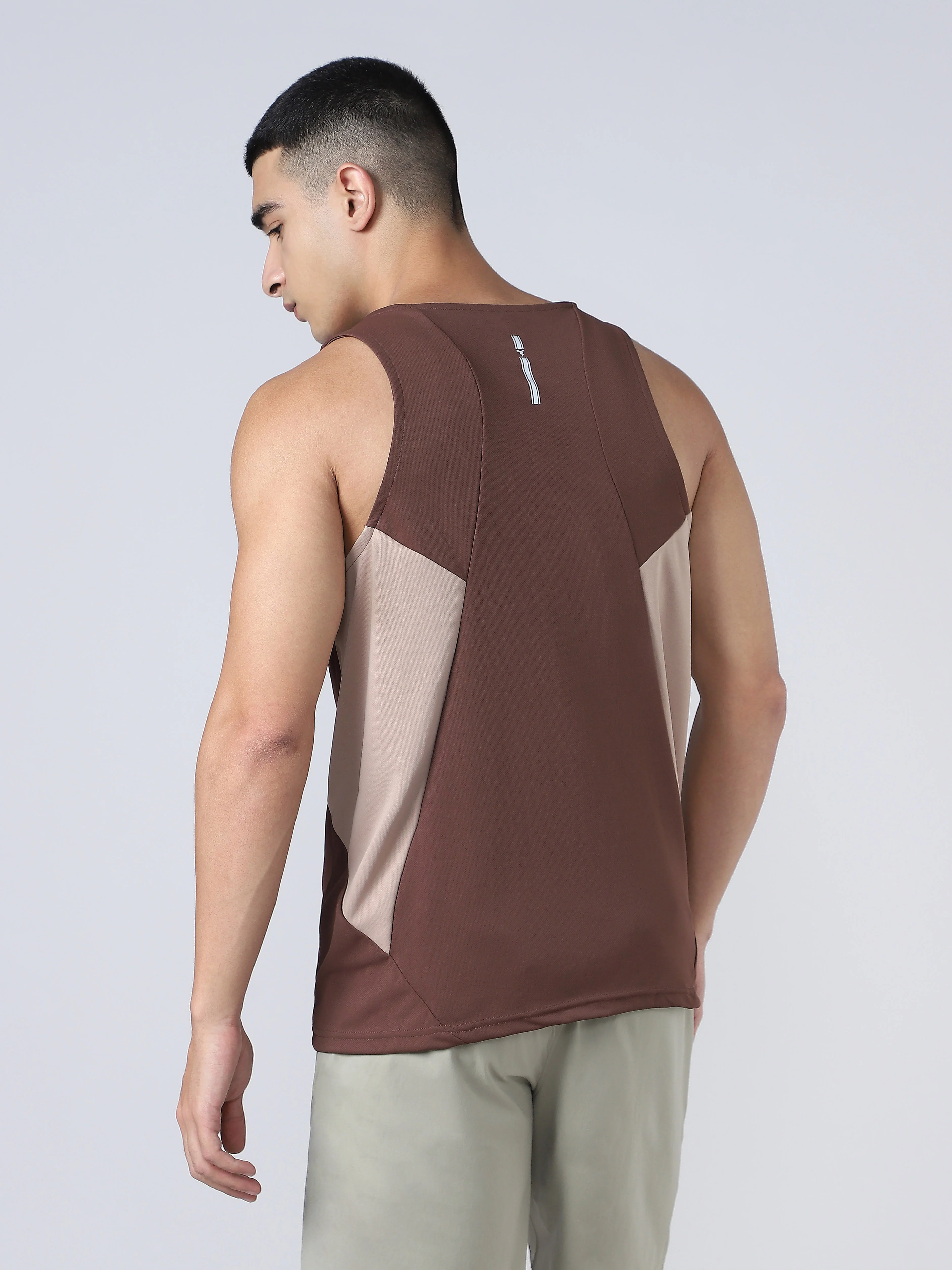 Men Solid Slim Fit Scoop Neck Sports Innerwear Vest with TECHNO COOL+ - Image 2