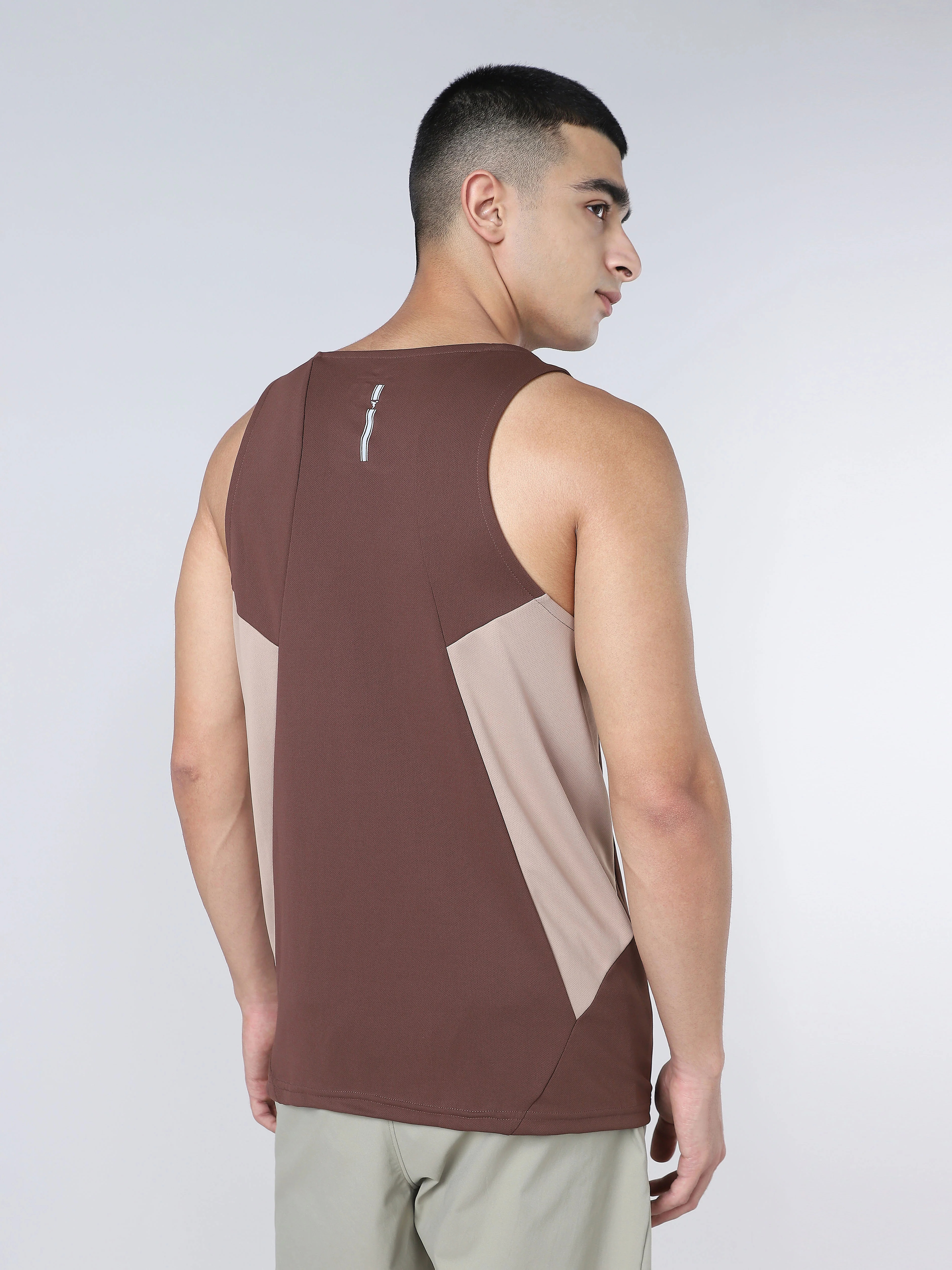 Men Solid Slim Fit Scoop Neck Sports Innerwear Vest with TECHNO COOL+ - Image 7