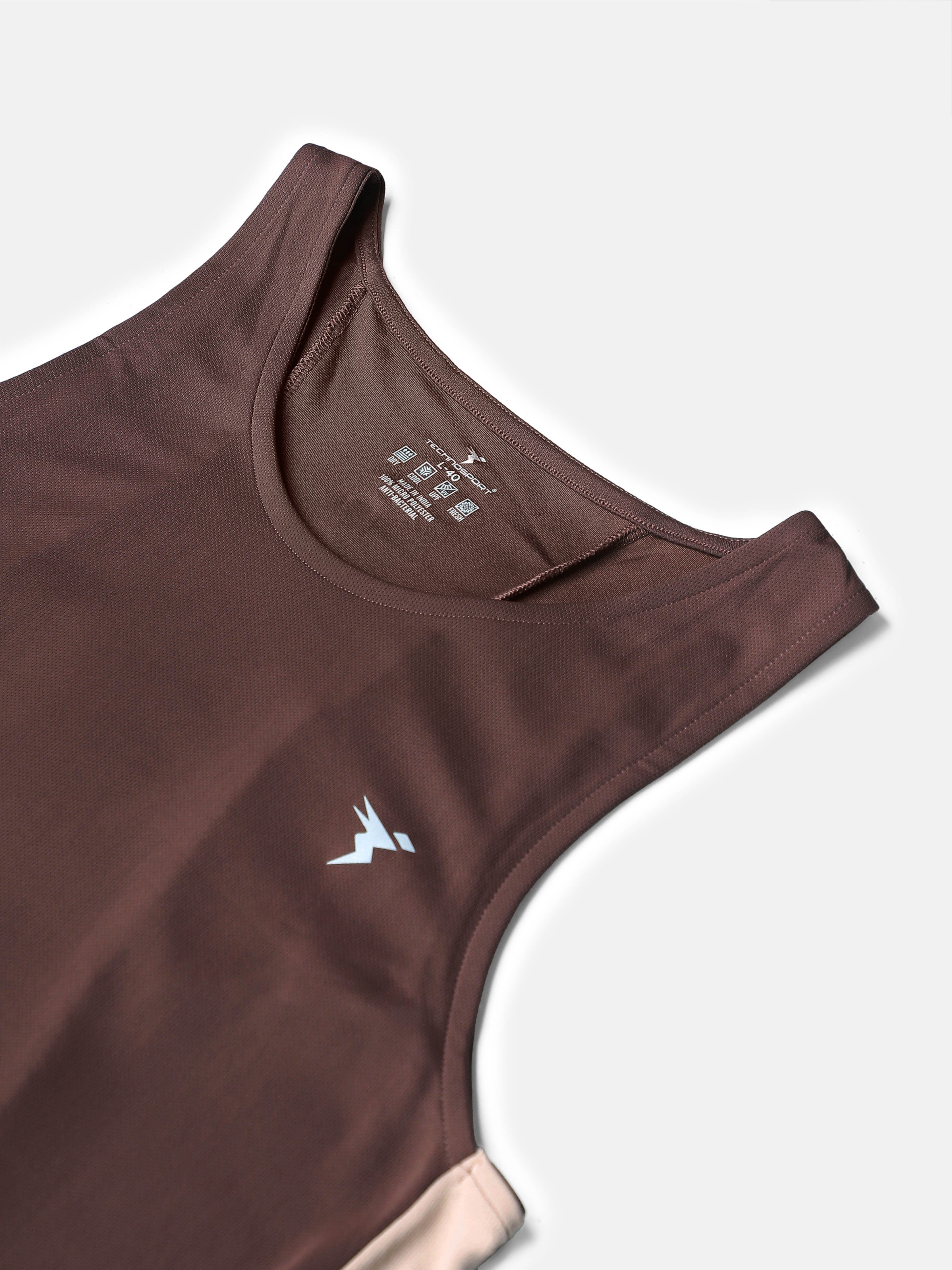 Men Solid Slim Fit Scoop Neck Sports Innerwear Vest with TECHNO COOL+ - Image 9