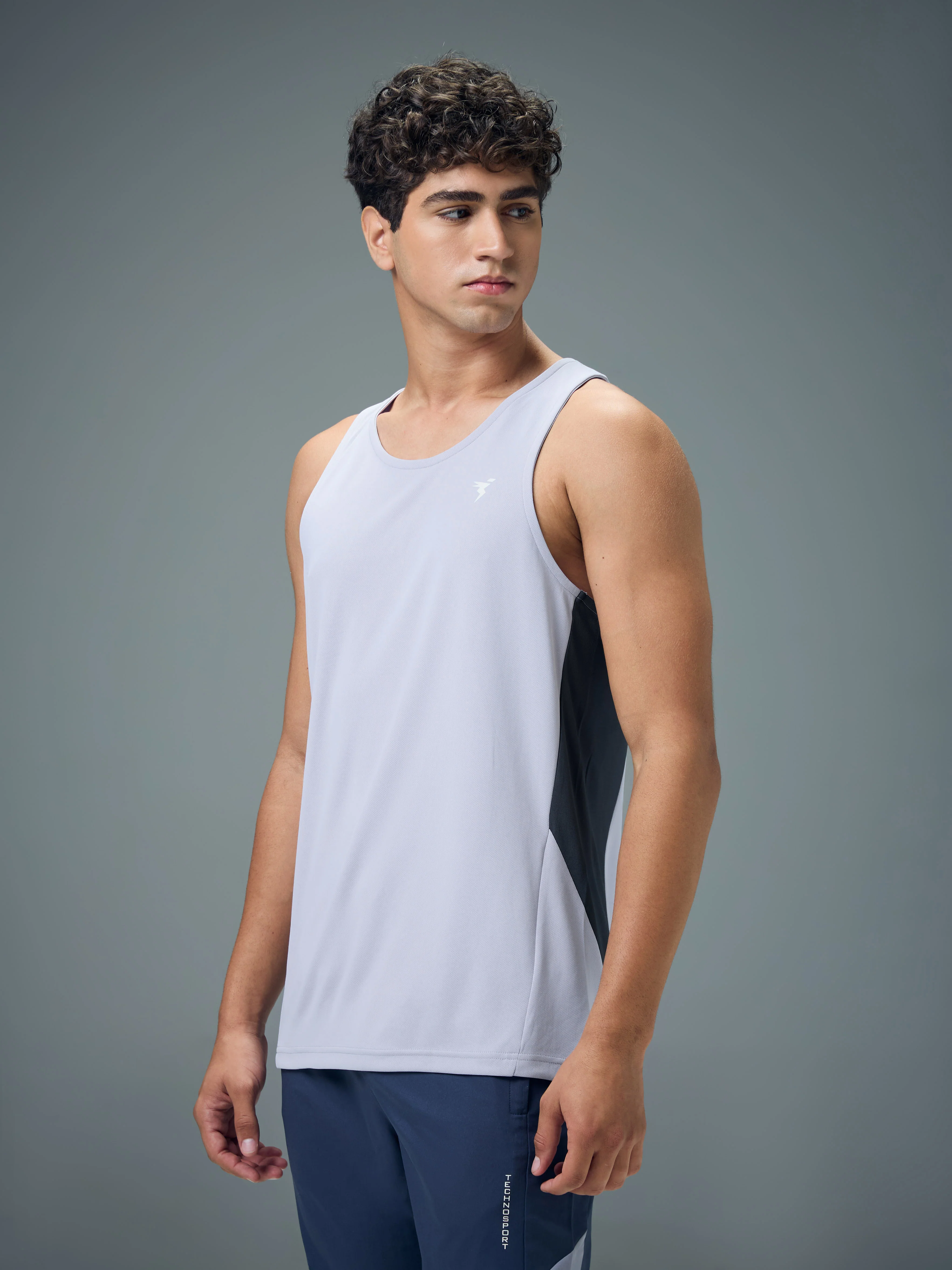 Men Solid Slim Fit Scoop Neck Sports Innerwear Vest with TECHNO COOL+ - Image 4