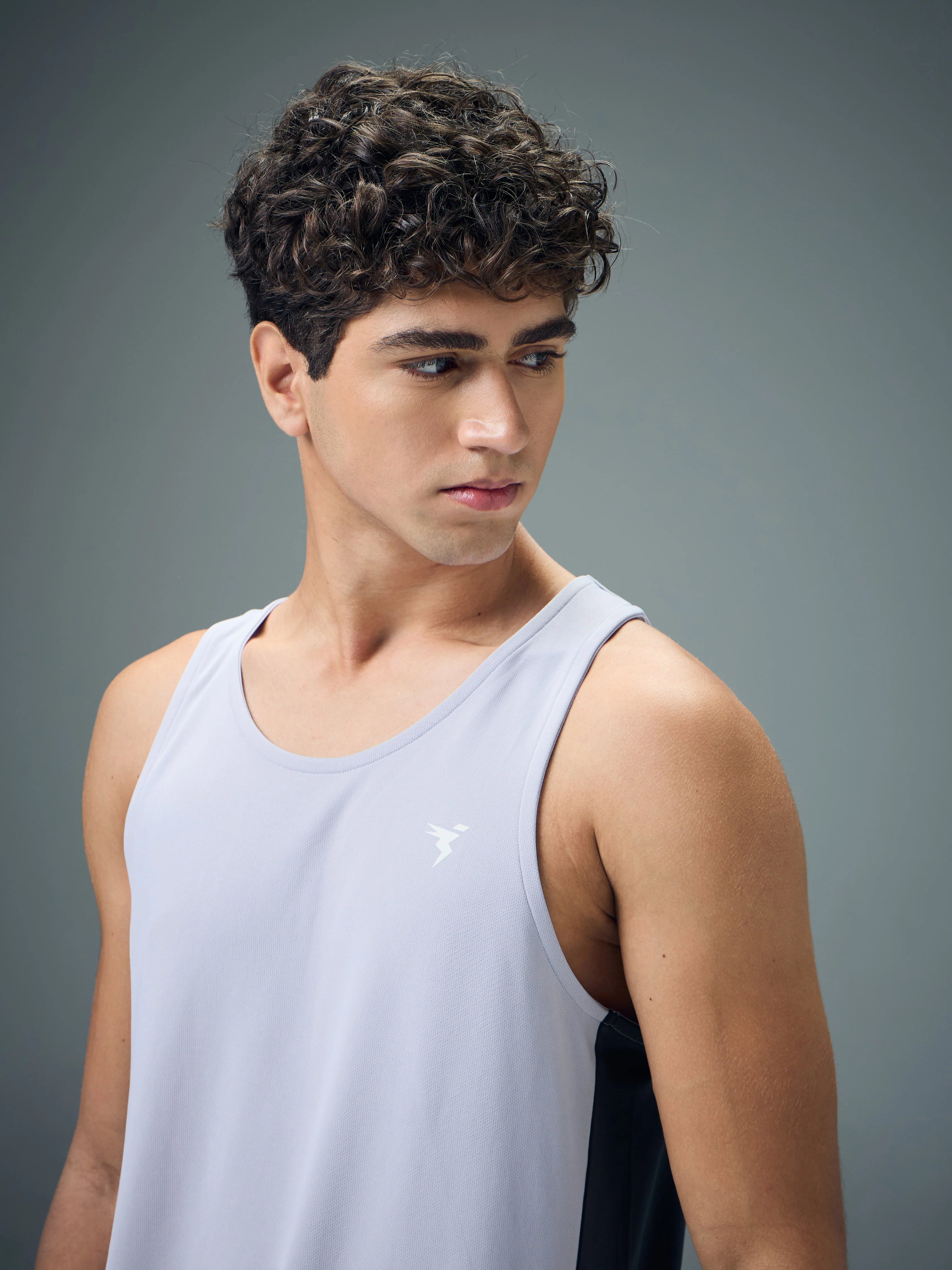 Men Solid Slim Fit Scoop Neck Sports Innerwear Vest with TECHNO COOL+ - Image 6
