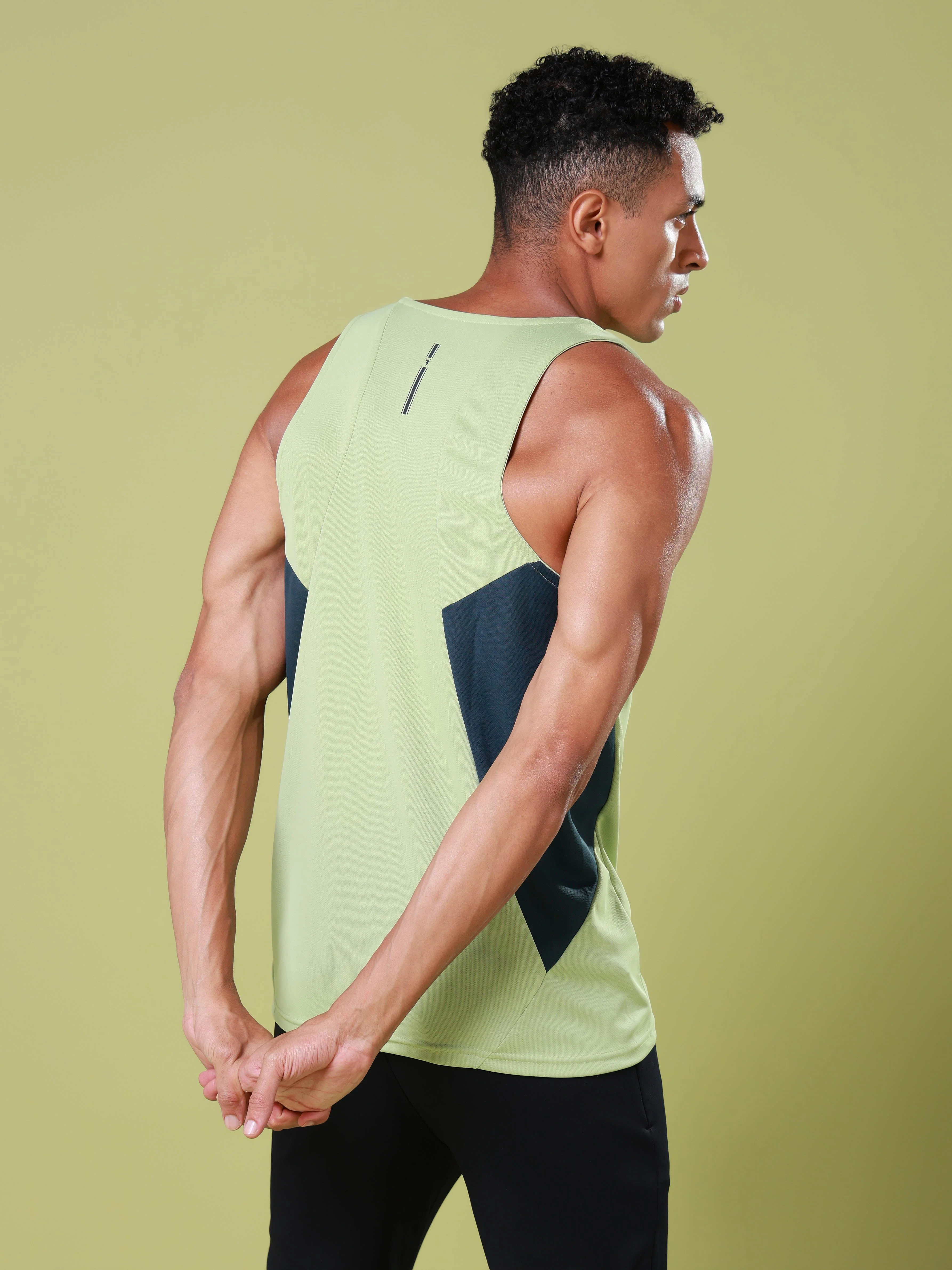 Men Solid Slim Fit Scoop Neck Sports Innerwear Vest with TECHNO COOL+ - Image 2