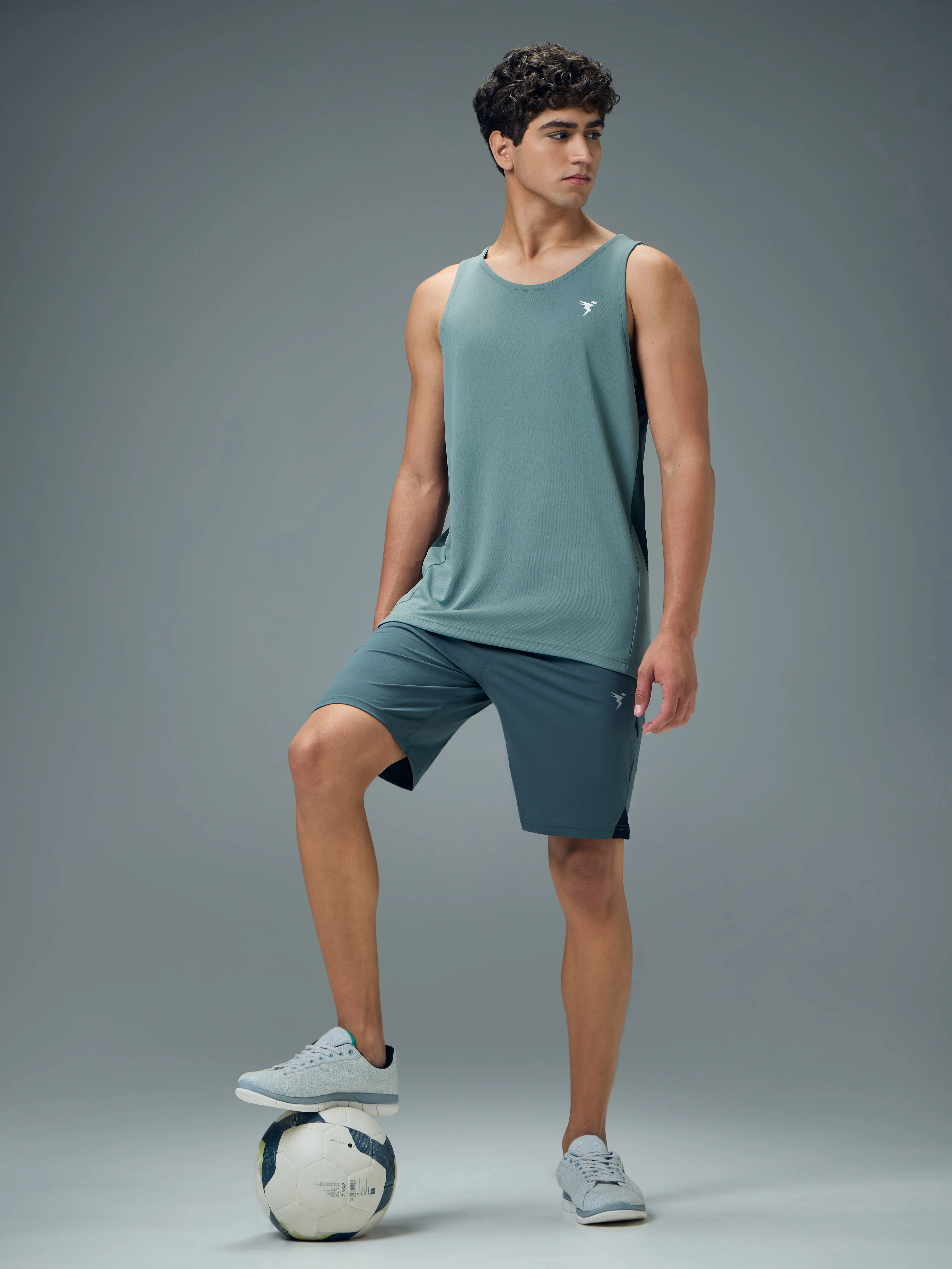 Men Solid Slim Fit Scoop Neck Sports Innerwear Vest with TECHNO COOL+ - Image 5
