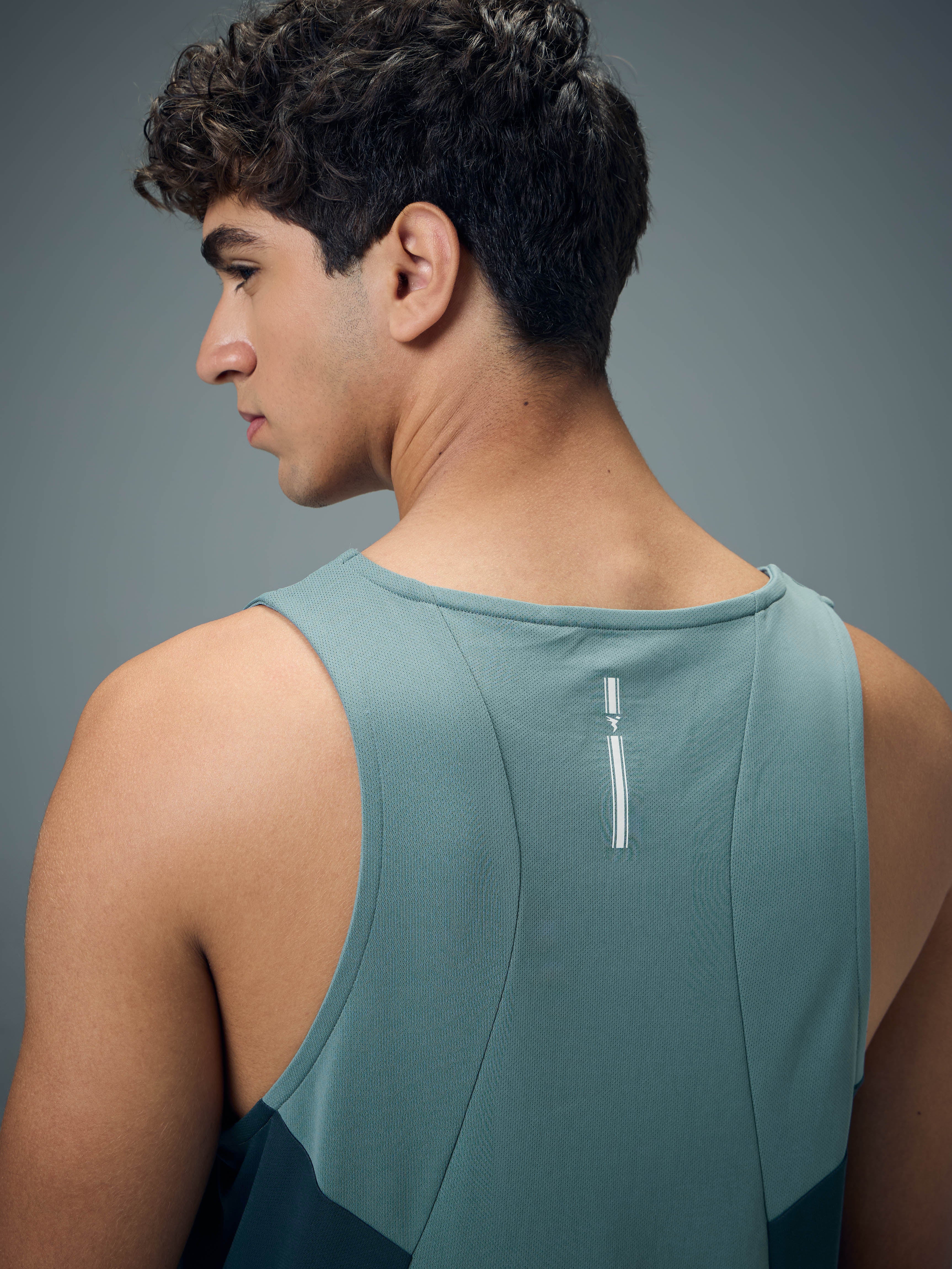 Men Solid Slim Fit Scoop Neck Sports Innerwear Vest with TECHNO COOL+ - Image 7