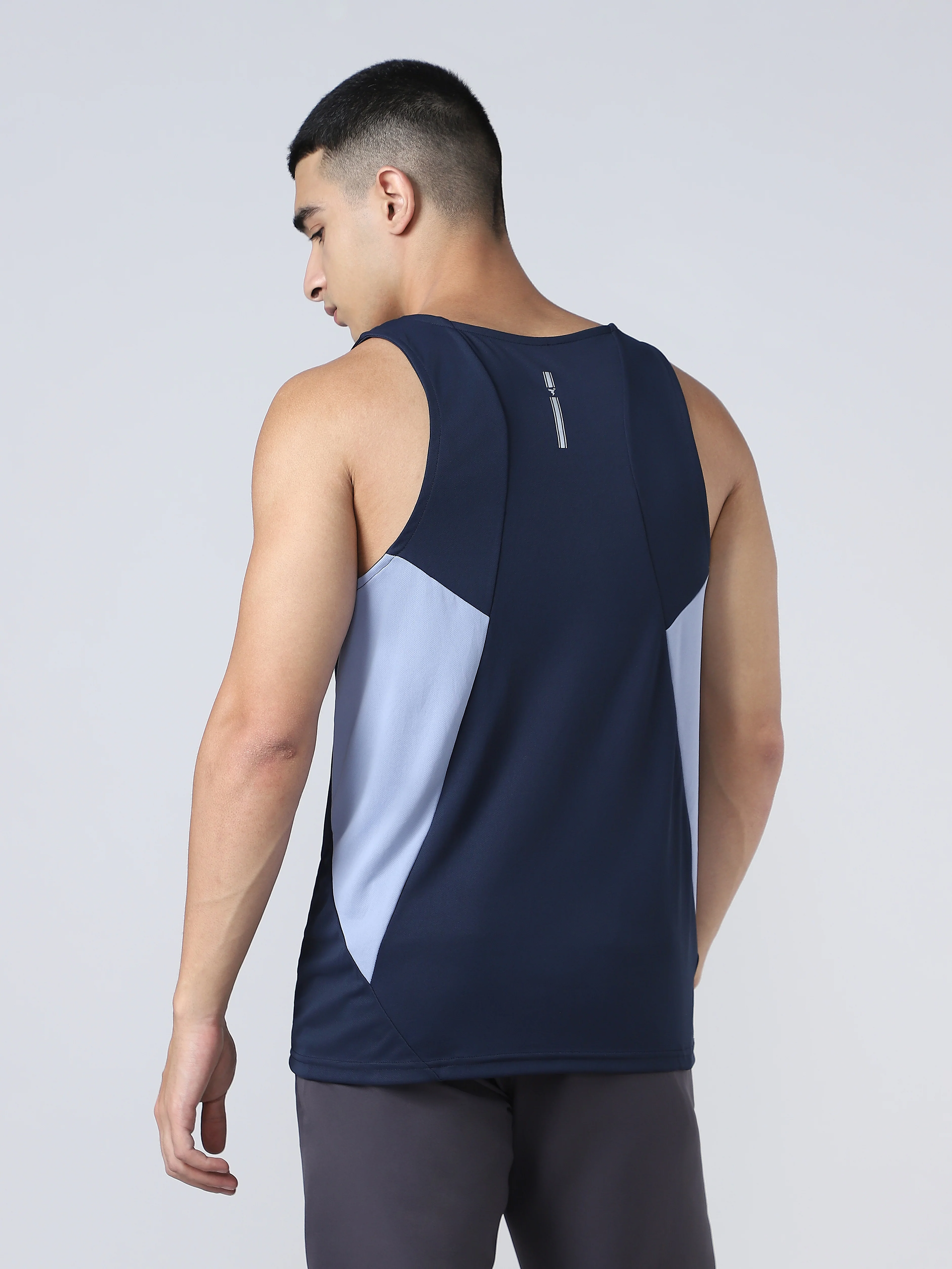 Men Solid Slim Fit Scoop Neck Sports Innerwear Vest with TECHNO COOL+ - Image 2