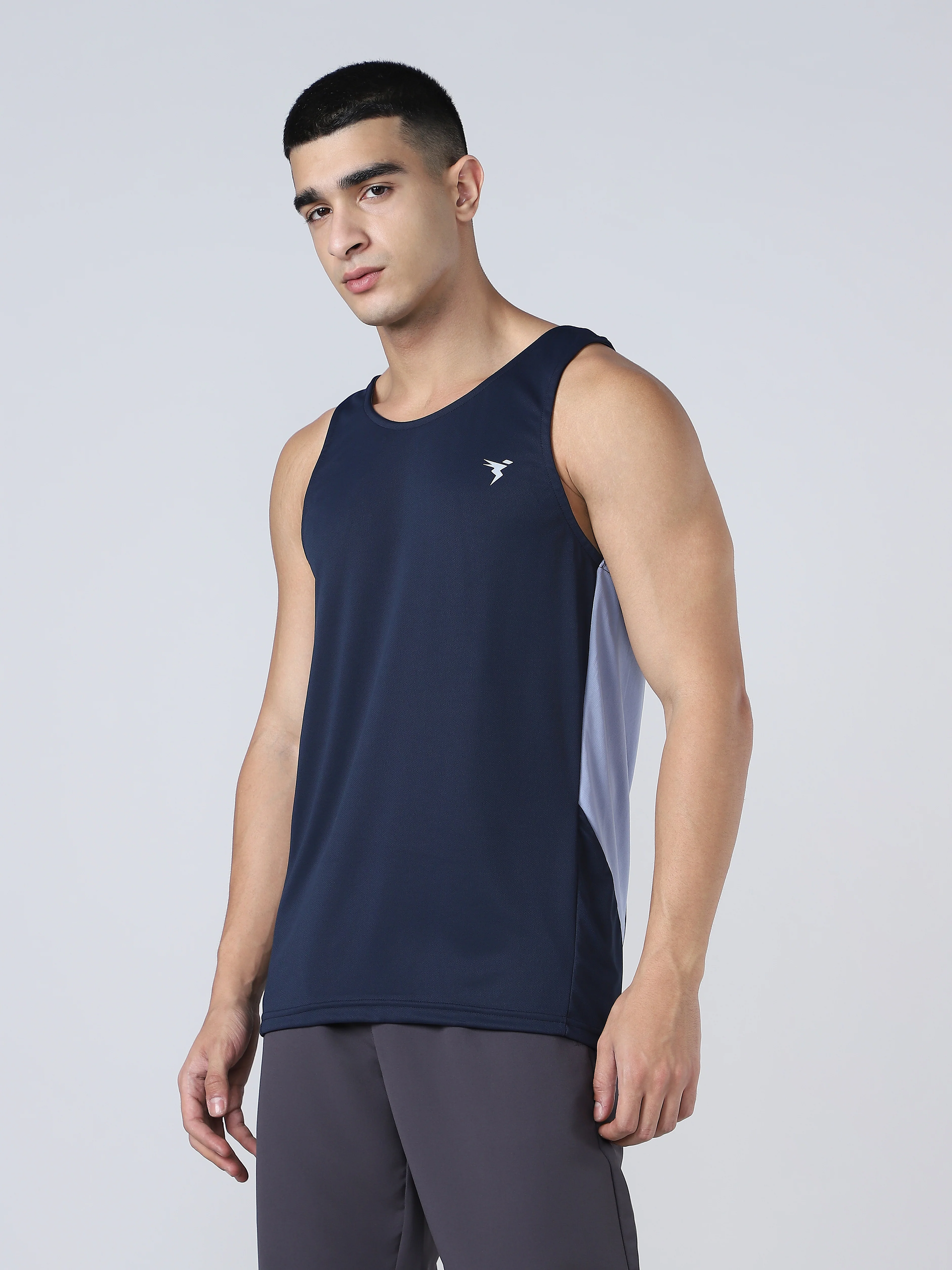 Men Solid Slim Fit Scoop Neck Sports Innerwear Vest with TECHNO COOL+ - Image 3
