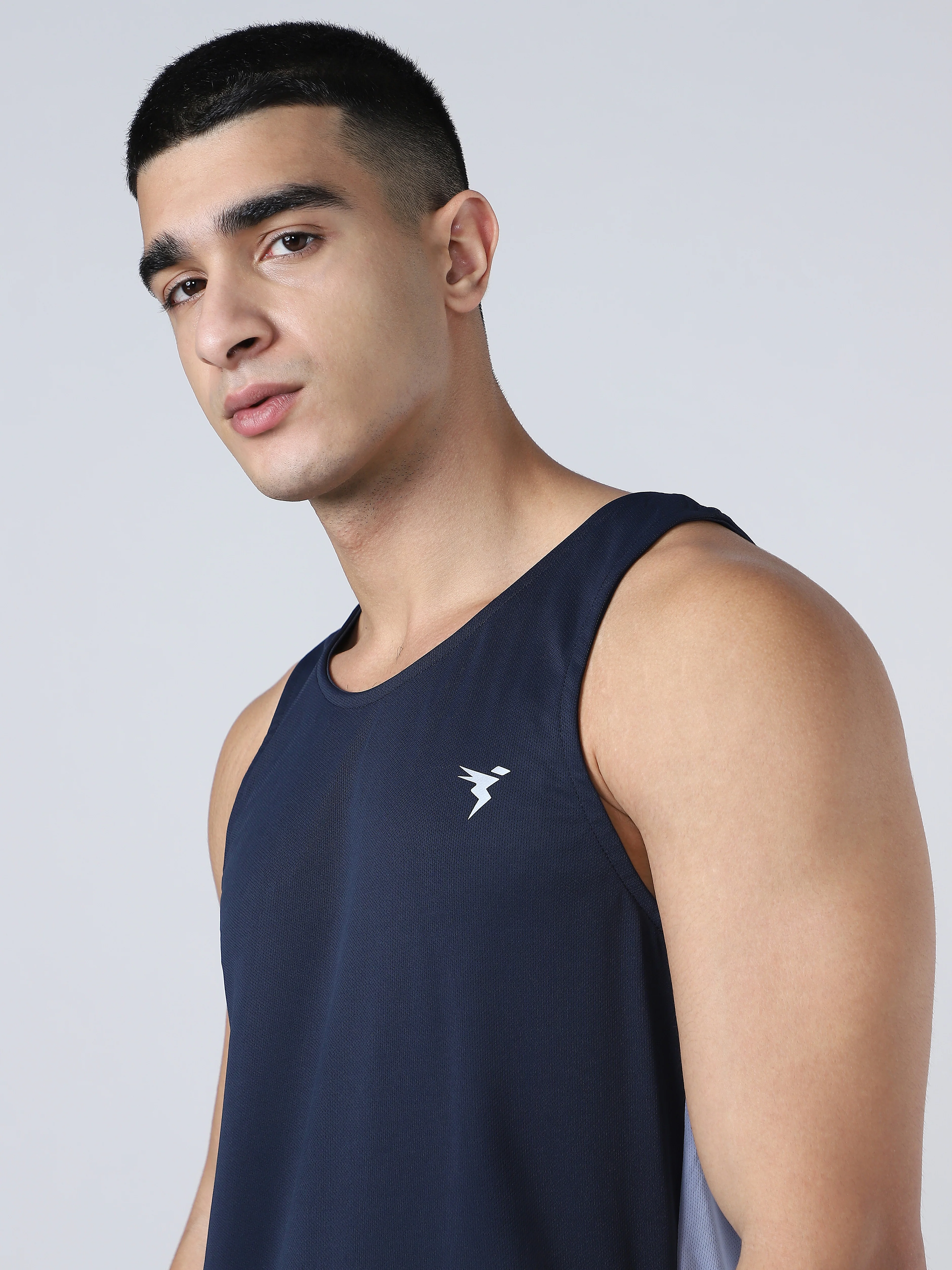Men Solid Slim Fit Scoop Neck Sports Innerwear Vest with TECHNO COOL+ - Image 8