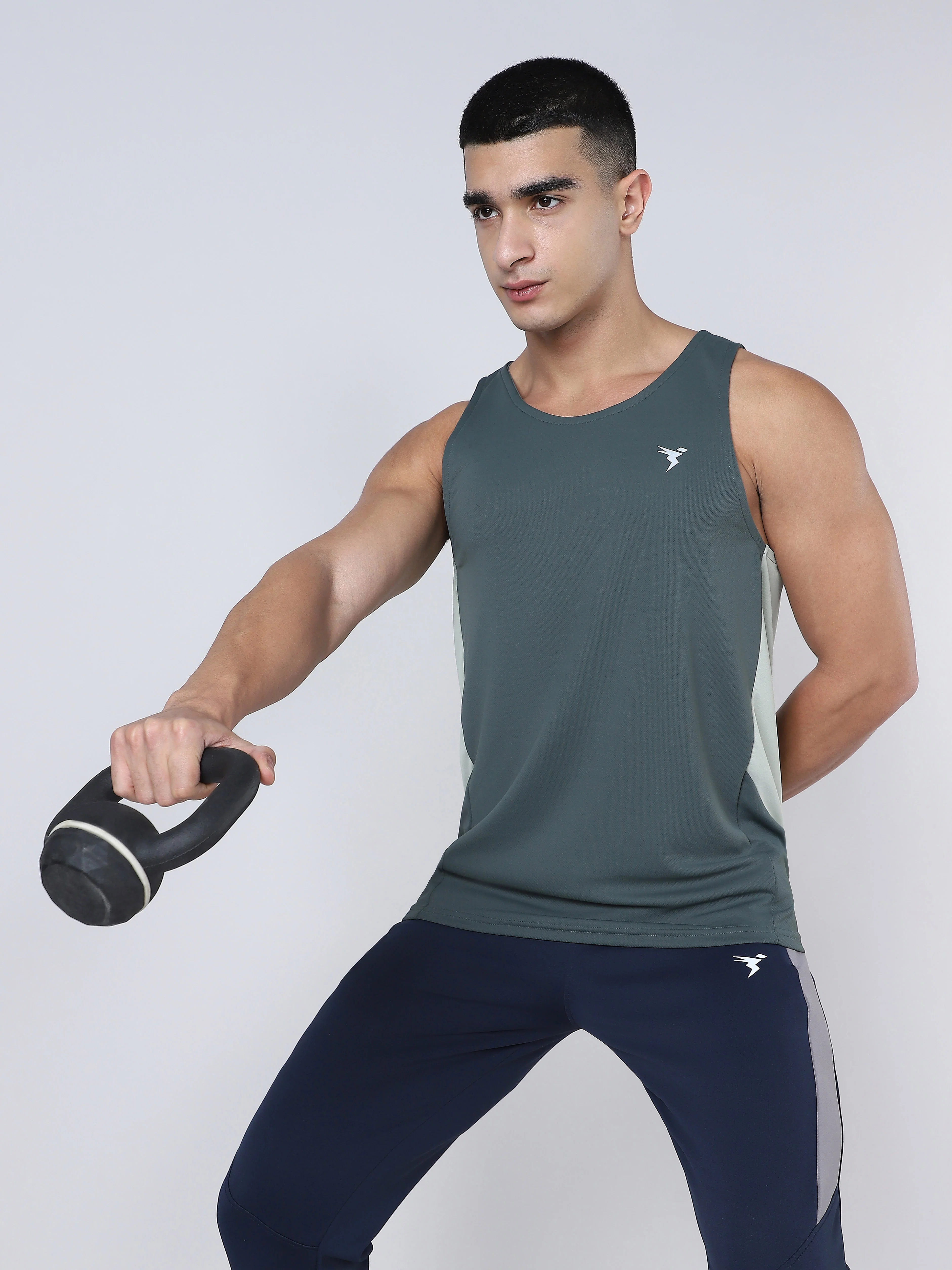 Men Solid Slim Fit Scoop Neck Sports Innerwear Vest with TECHNO COOL+ - Image 4