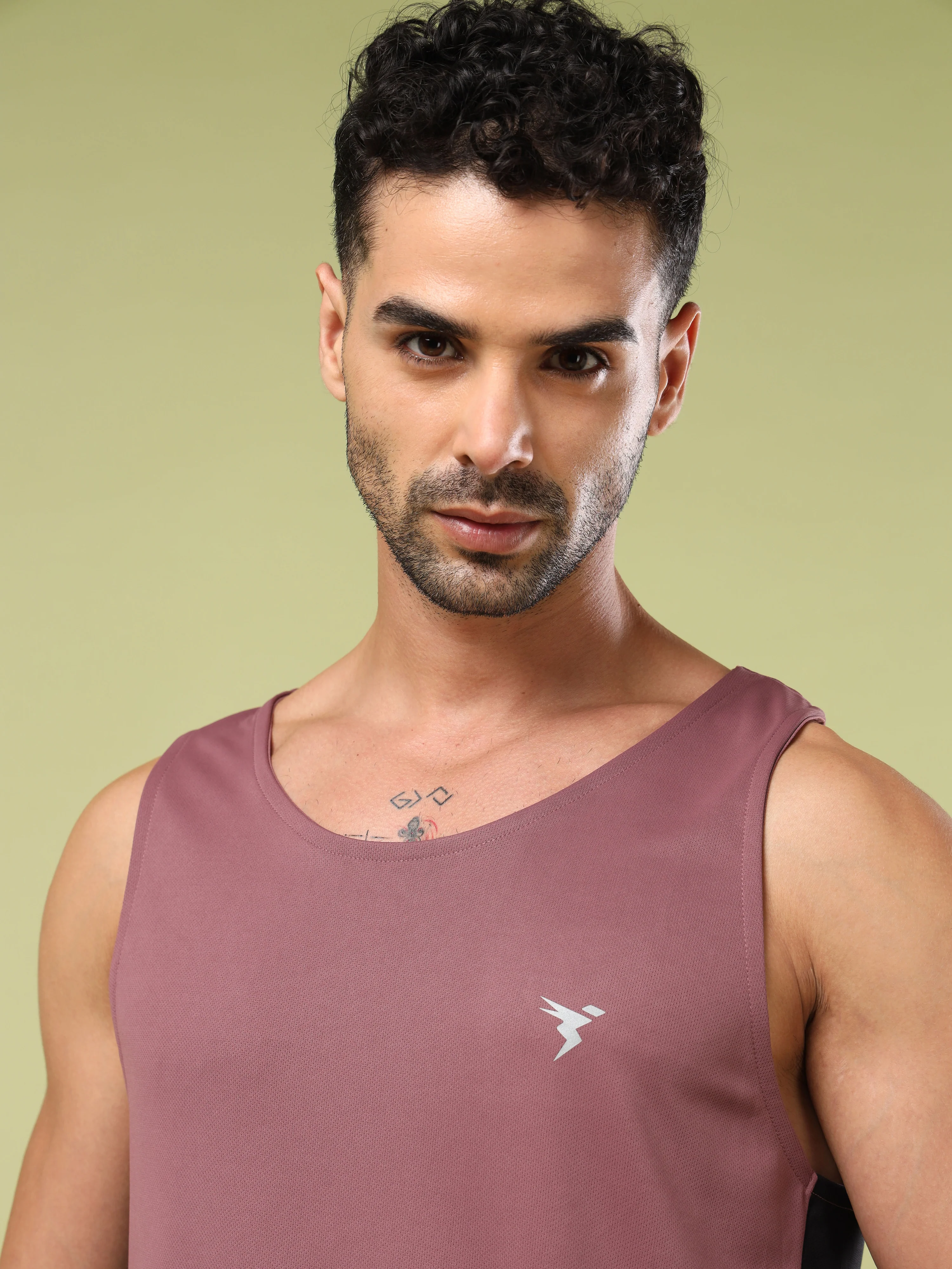 Men Solid Slim Fit Scoop Neck Sports Innerwear Vest with TECHNO COOL+ (Pack of 2) - Image 6