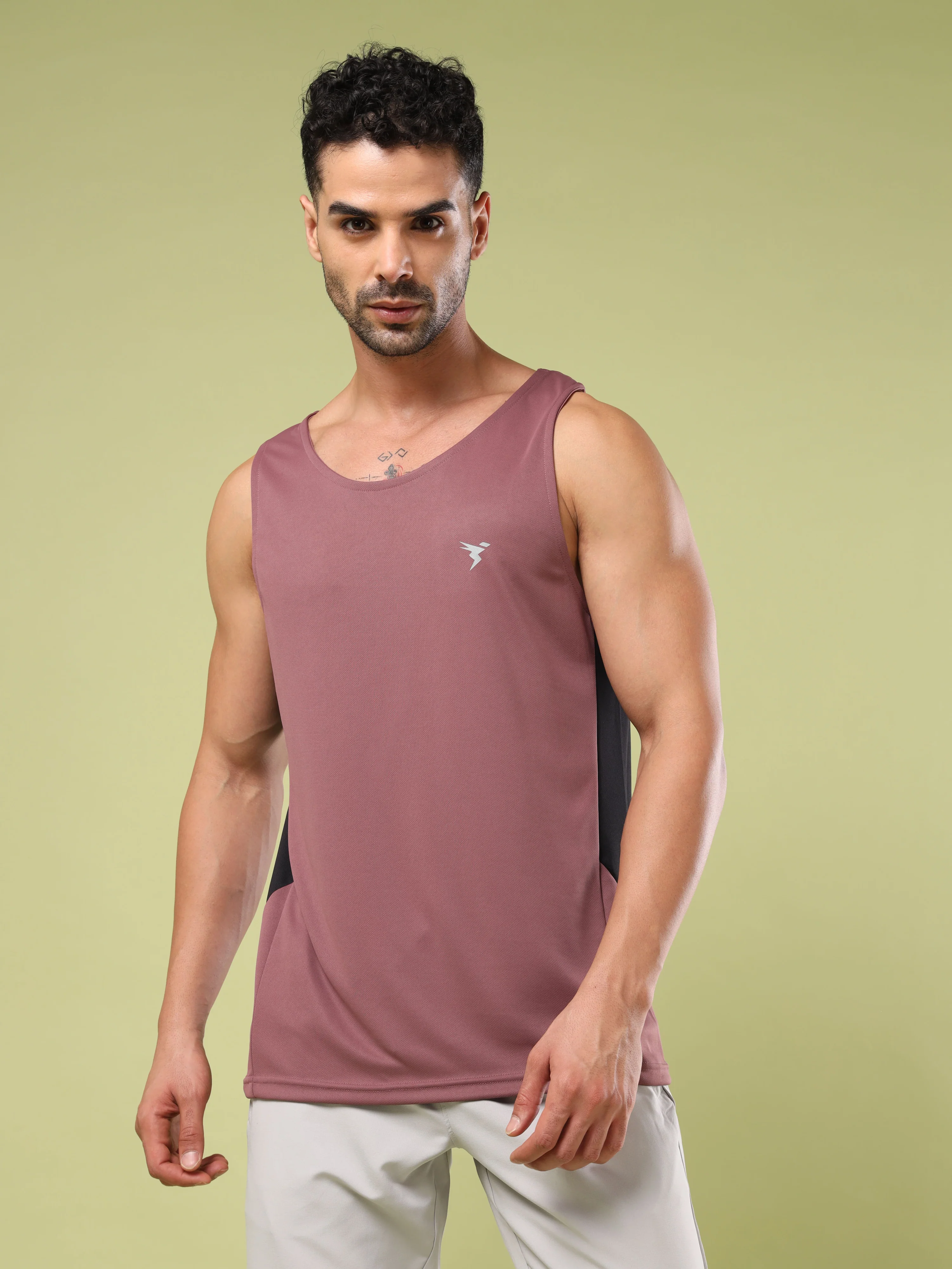 Men Solid Slim Fit Scoop Neck Sports Innerwear Vest with TECHNO COOL+ (Pack of 2) - Image 2