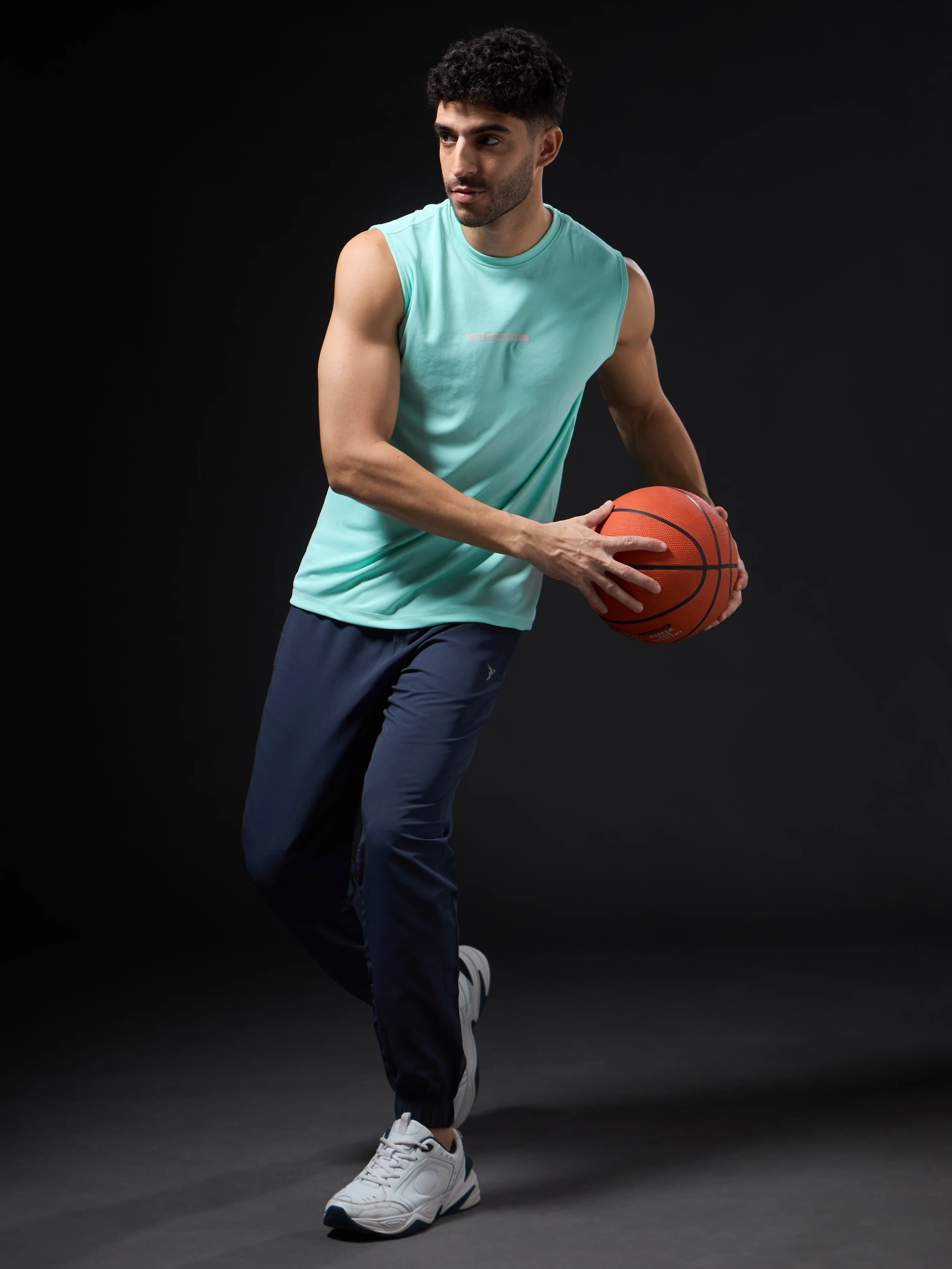 Men Solid Slim Fit Sports Innerwear Vest with TECHNOCOOL+ - Image 5