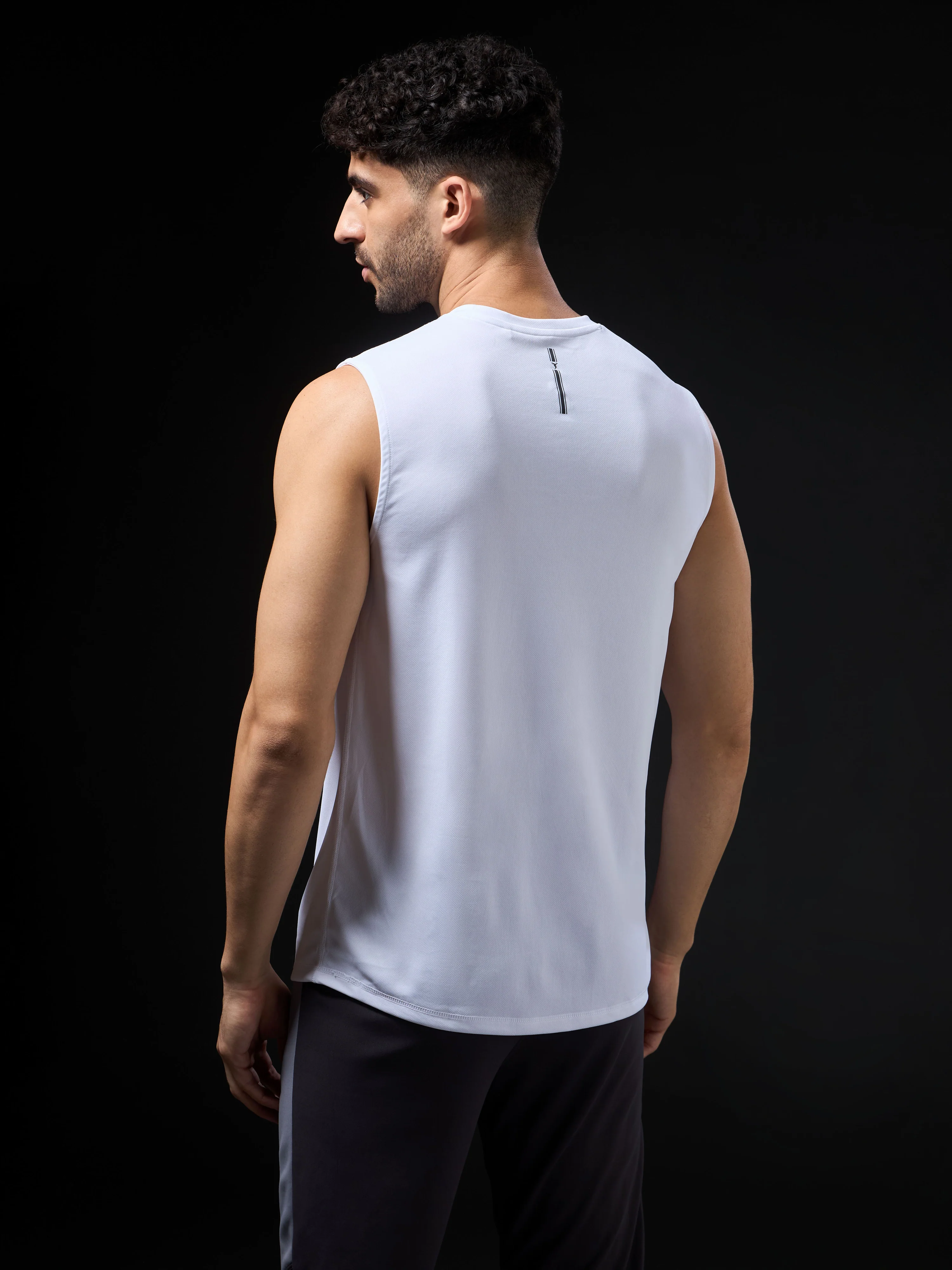 Men Solid Slim Fit Sports Innerwear Vest with TECHNOCOOL+ - Image 4
