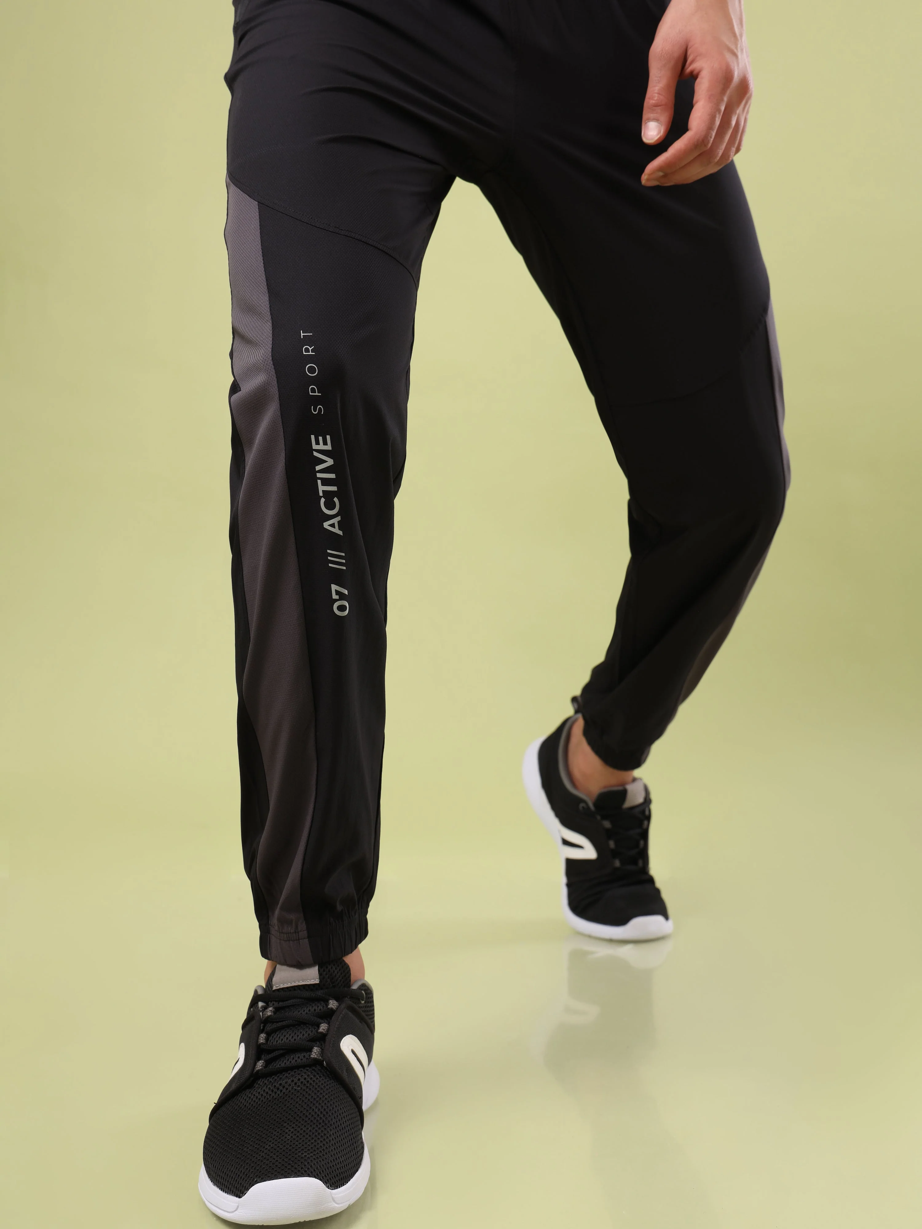 Men Solid Slim Fit Sports Joggers with TECHNOLITE - Image 5