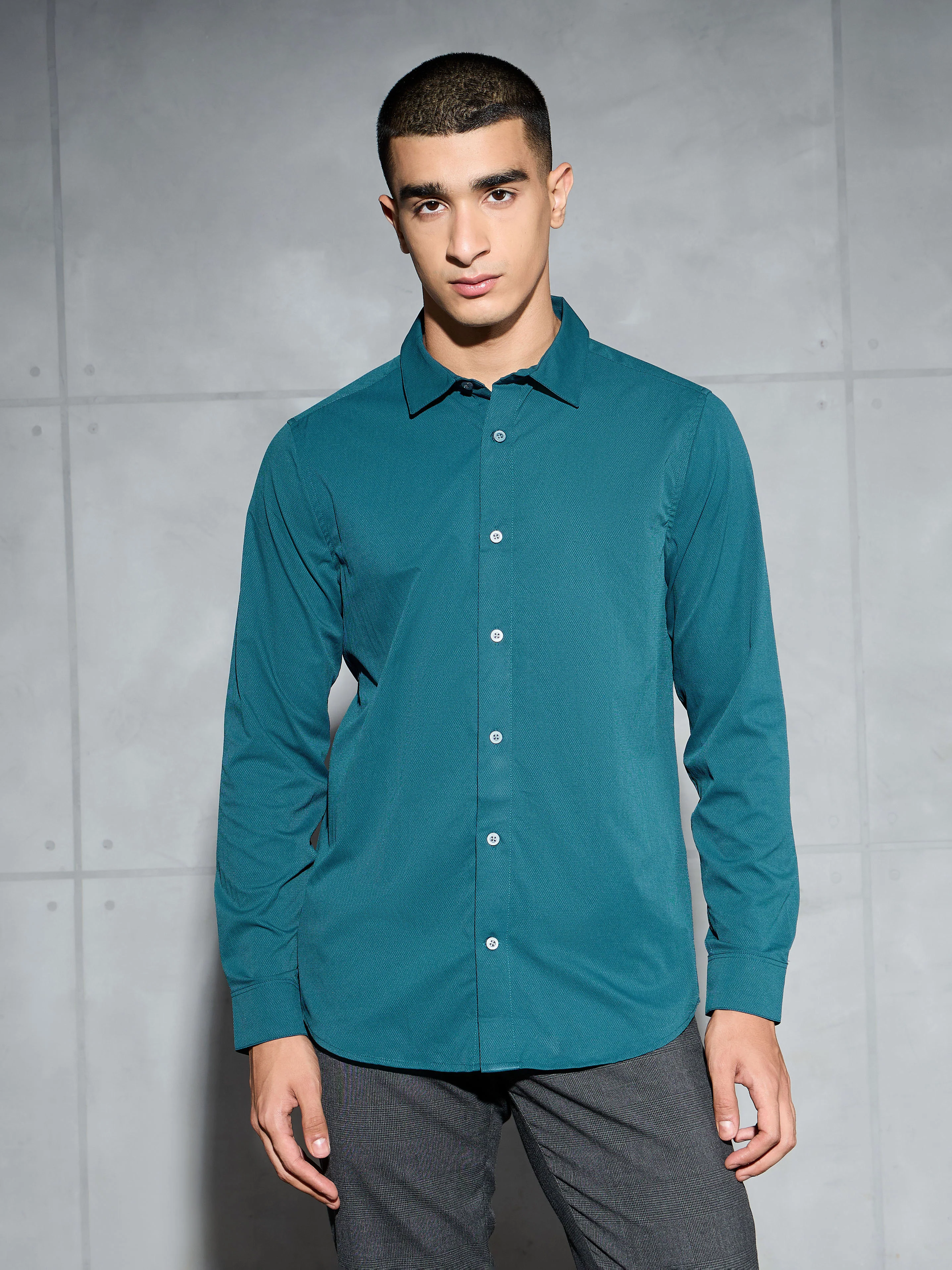 Men Solid Slim Fit Spread Collar Shirt with TS LYTRA - Image 2