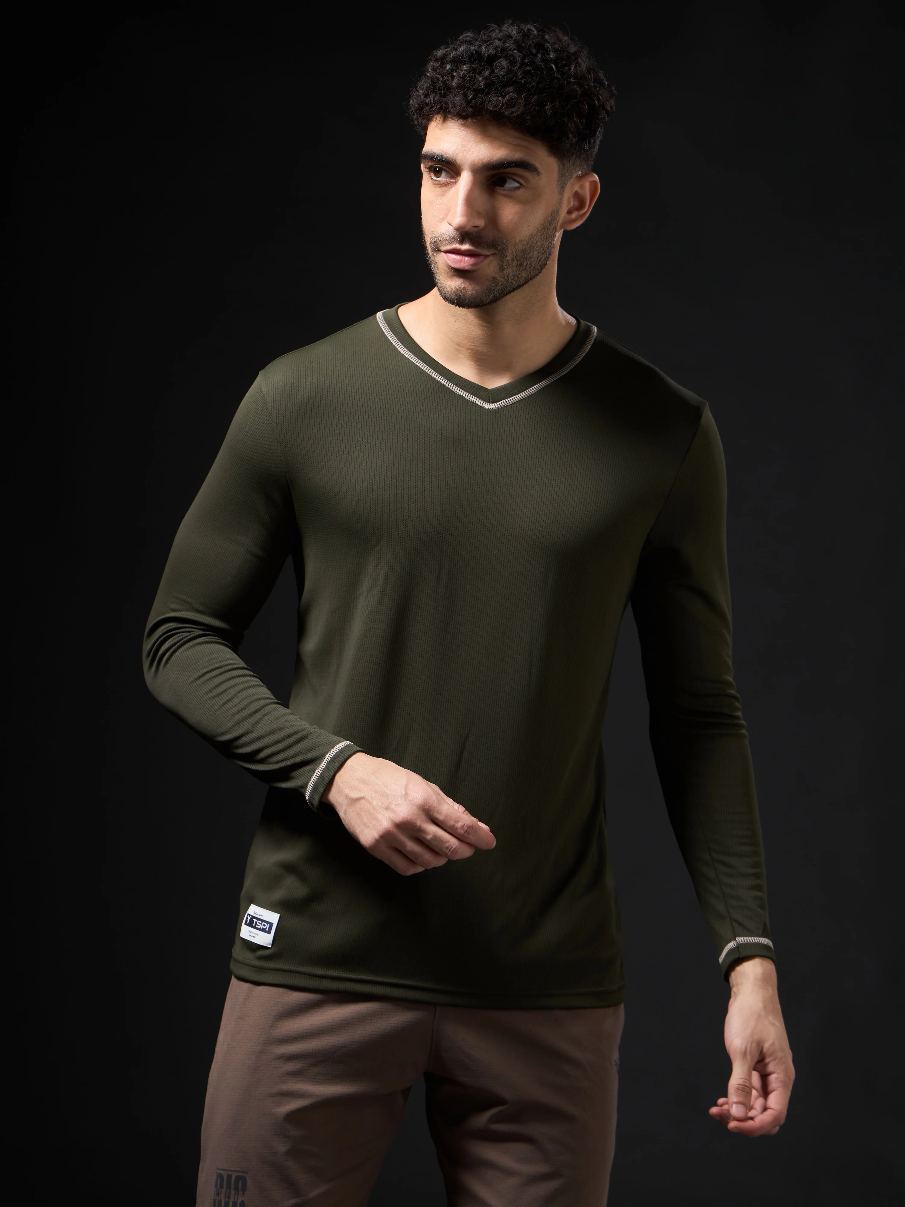 Men Solid Slim Fit V Neck Sports T-shirt with TECHNOCOOL+ - Image 2