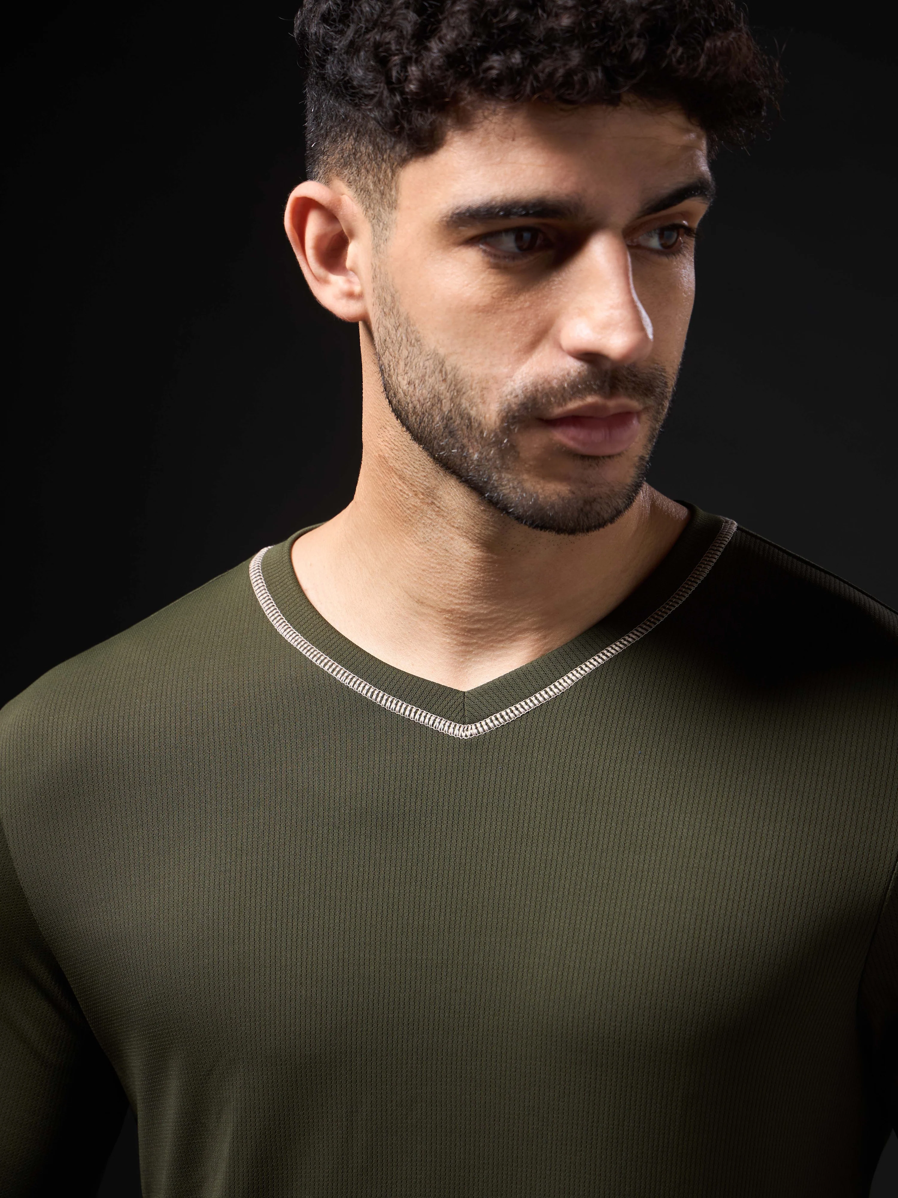 Men Solid Slim Fit V Neck Sports T-shirt with TECHNOCOOL+ - Image 6