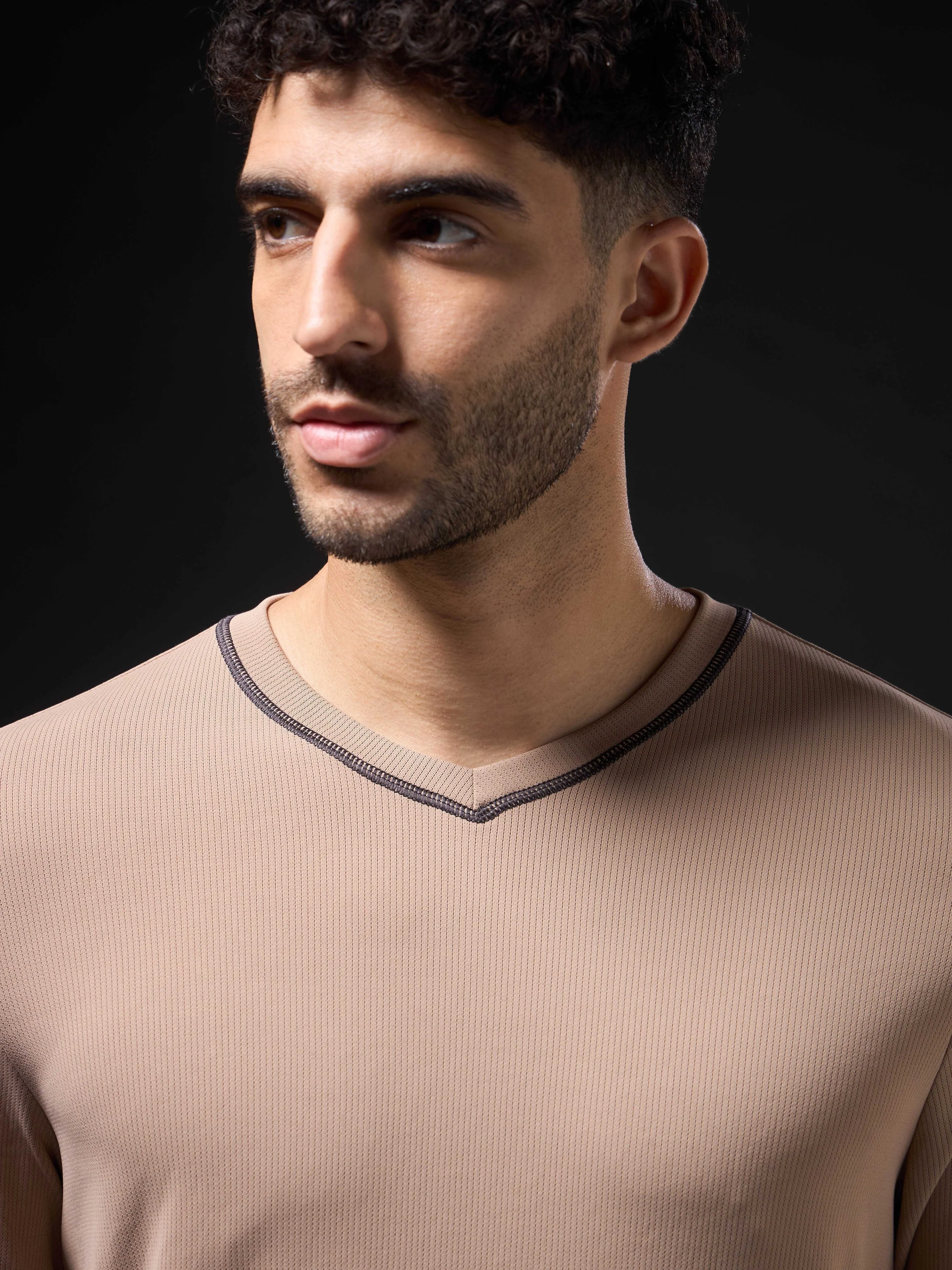 Men Solid Slim Fit V Neck Sports T-shirt with TECHNOCOOL+ - Image 6
