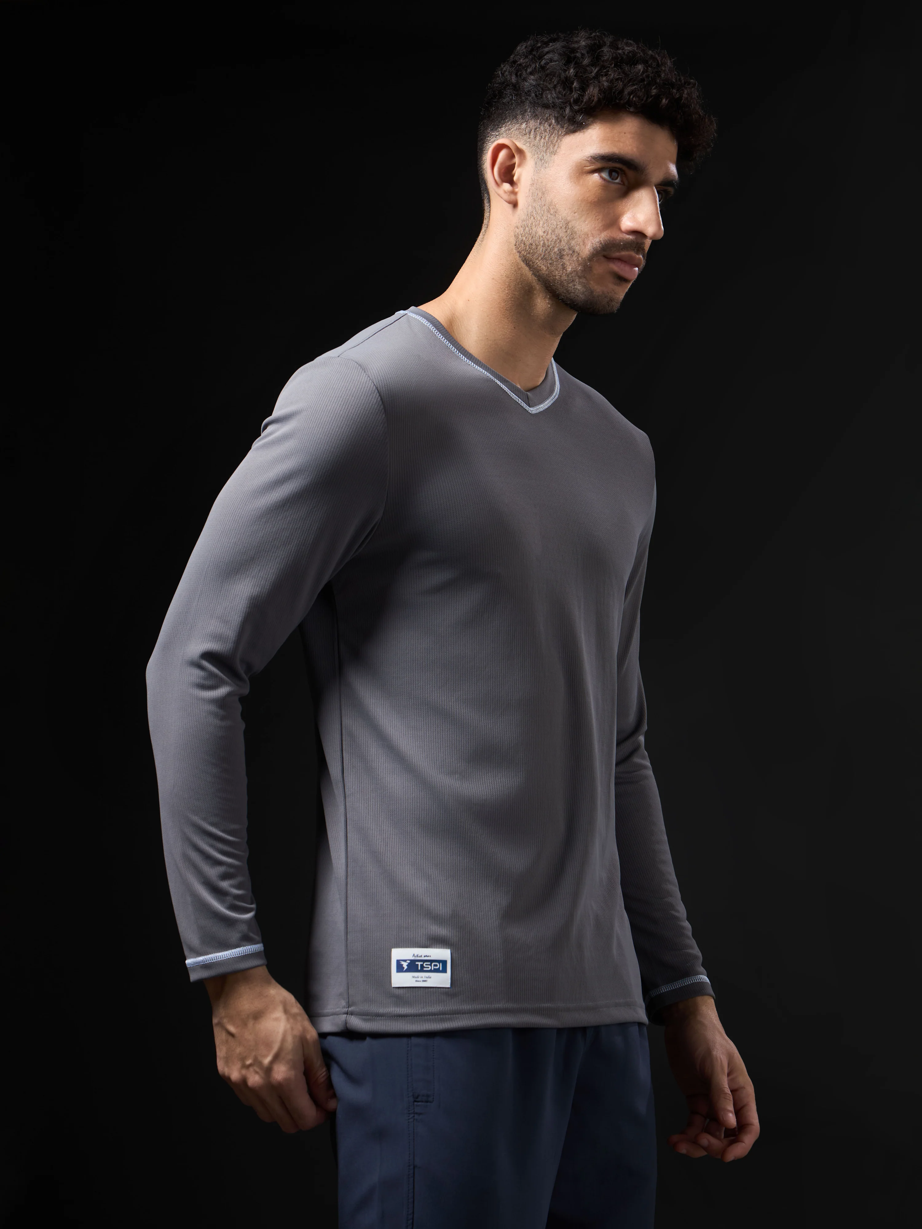 Men Solid Slim Fit V Neck Sports T-shirt with TECHNOCOOL+ - Image 4