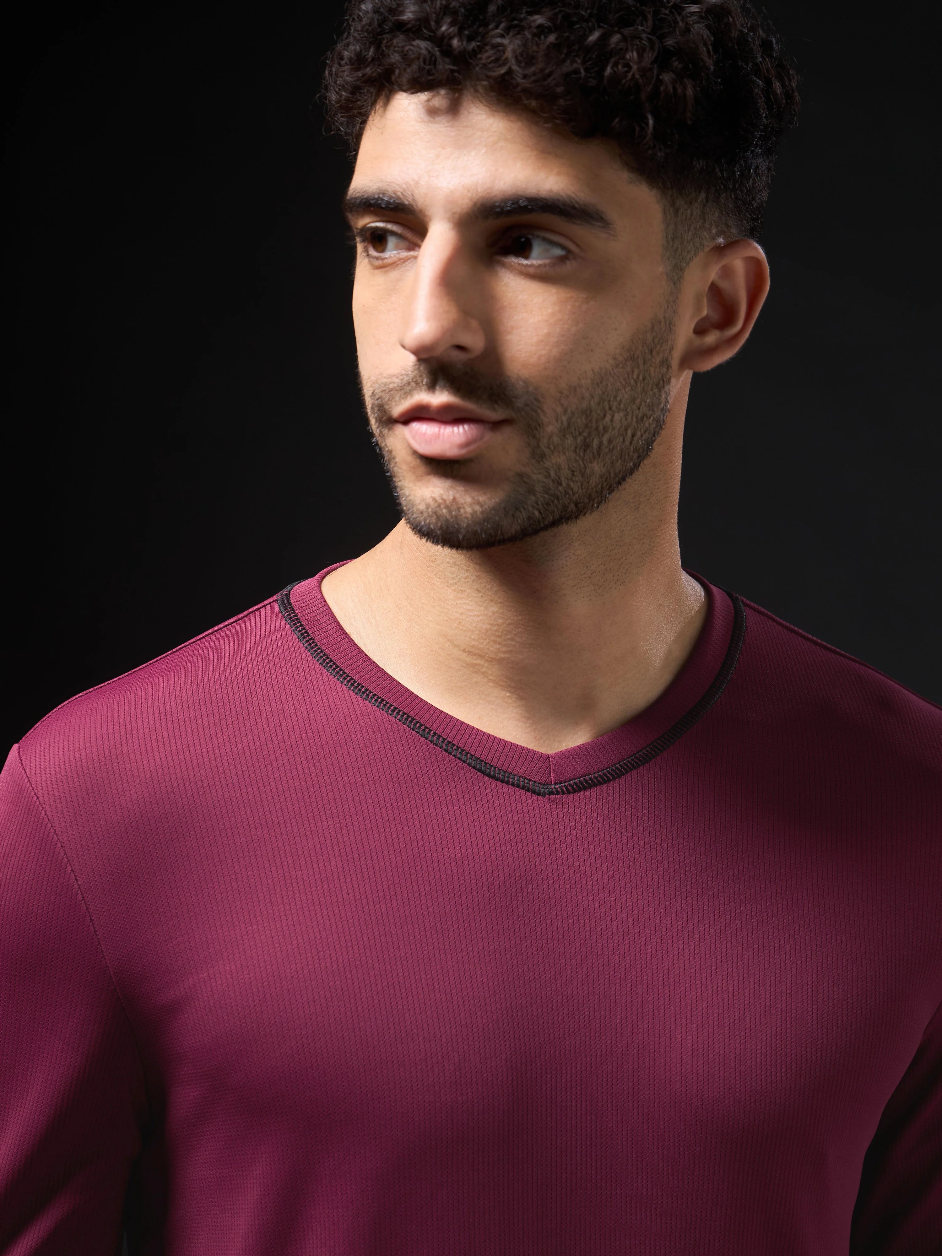 Men Solid Slim Fit V Neck Sports T-shirt with TECHNOCOOL+ - Image 6