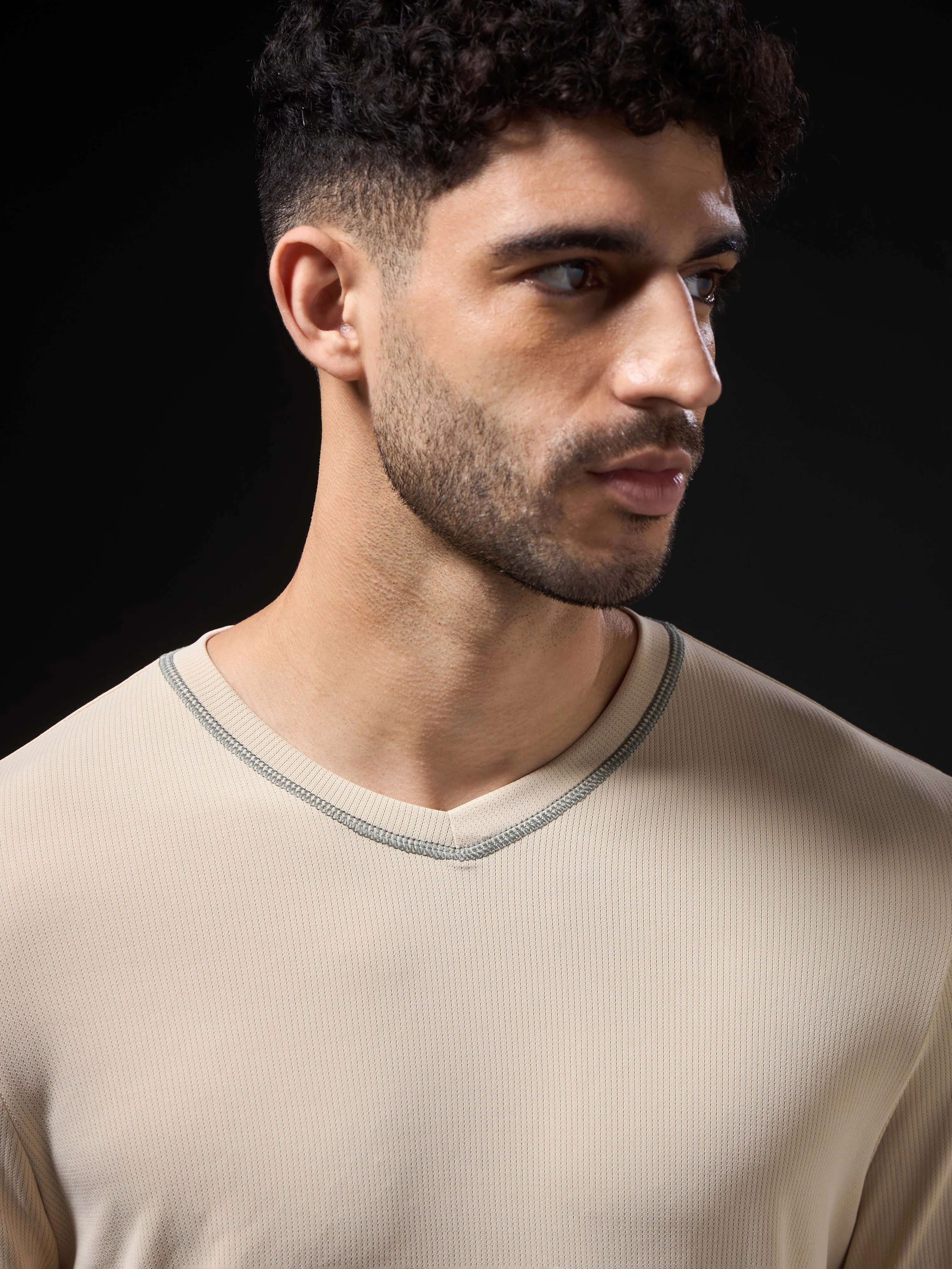 Men Solid Slim Fit V Neck Sports T-shirt with TECHNOCOOL+ - Image 6