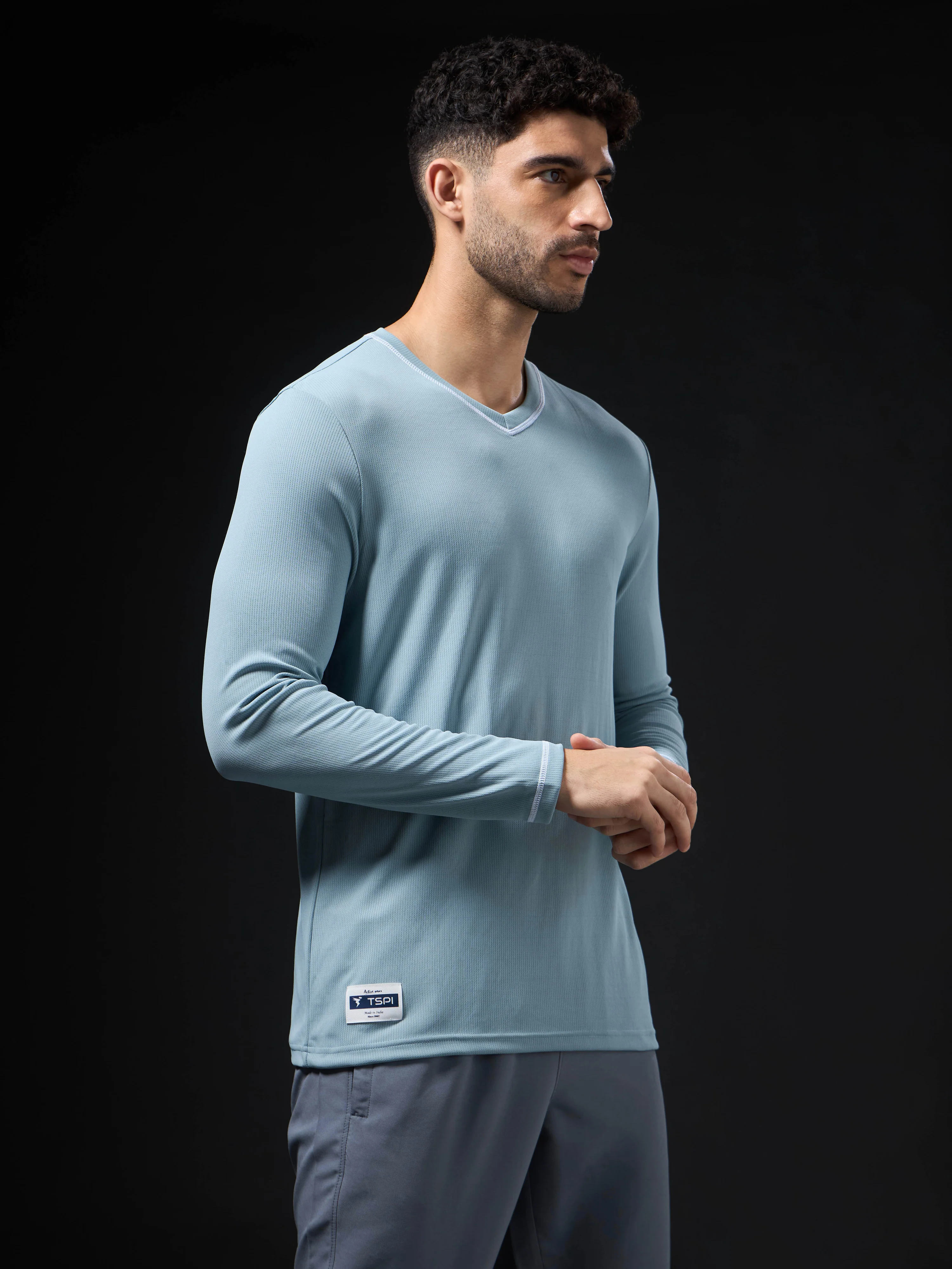 Men Solid Slim Fit V Neck Sports T-shirt with TECHNOCOOL+ - Image 4