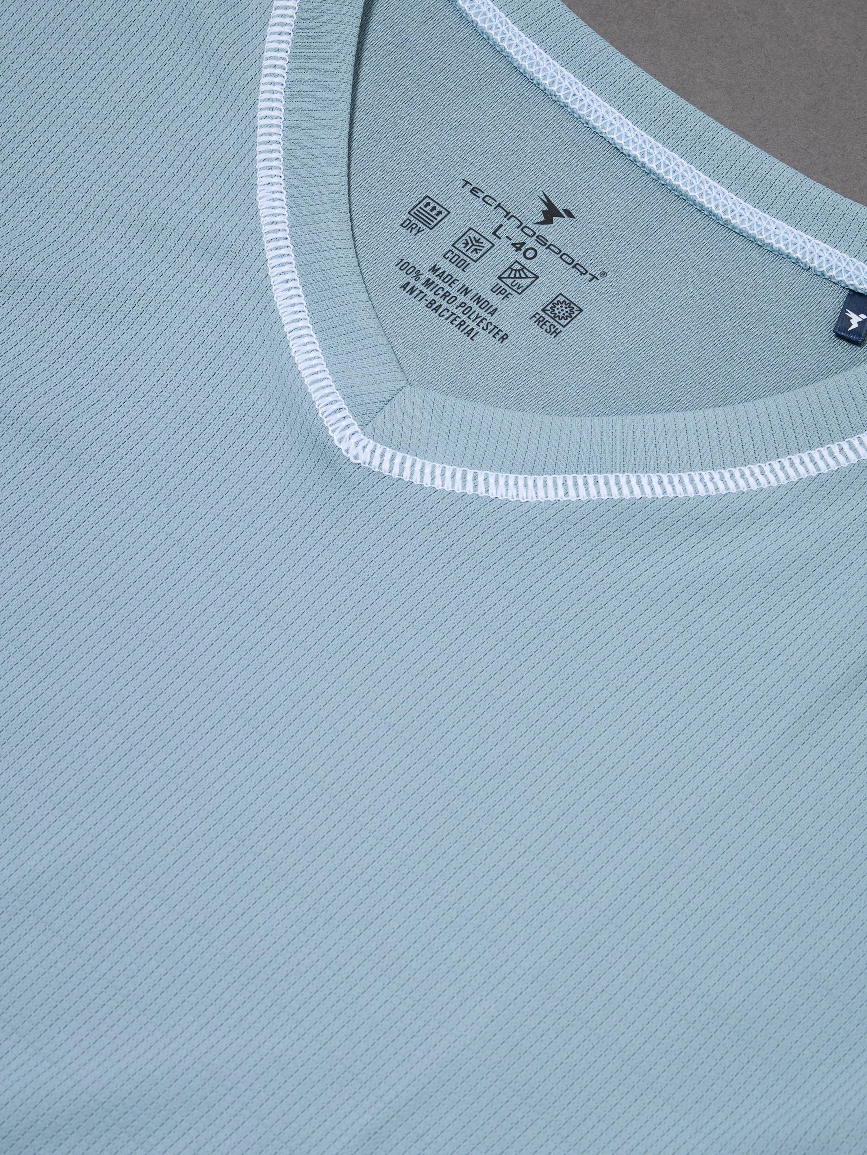 Men Solid Slim Fit V Neck Sports T-shirt with TECHNOCOOL+ - Image 7