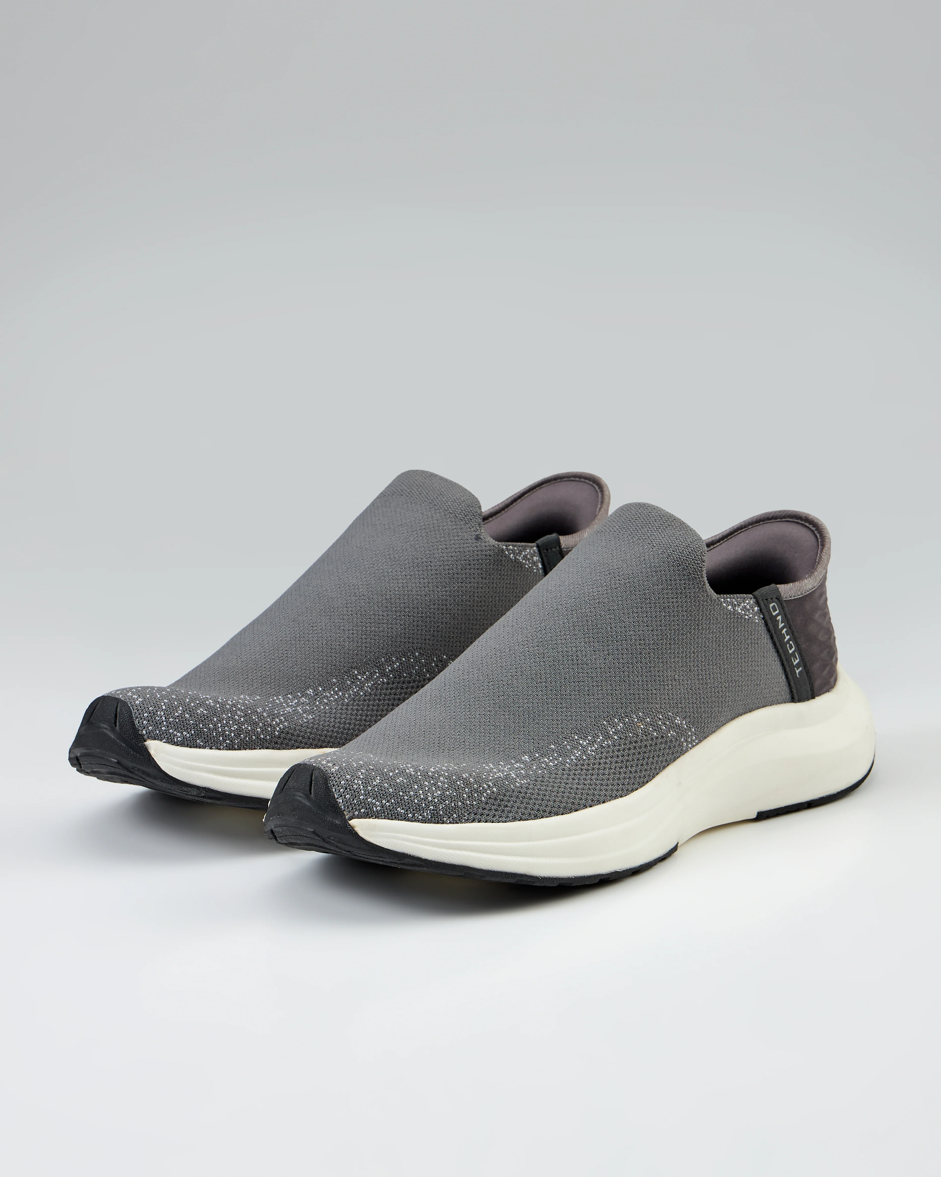Men Zero-Hands Performance Shoes with NITROLITE