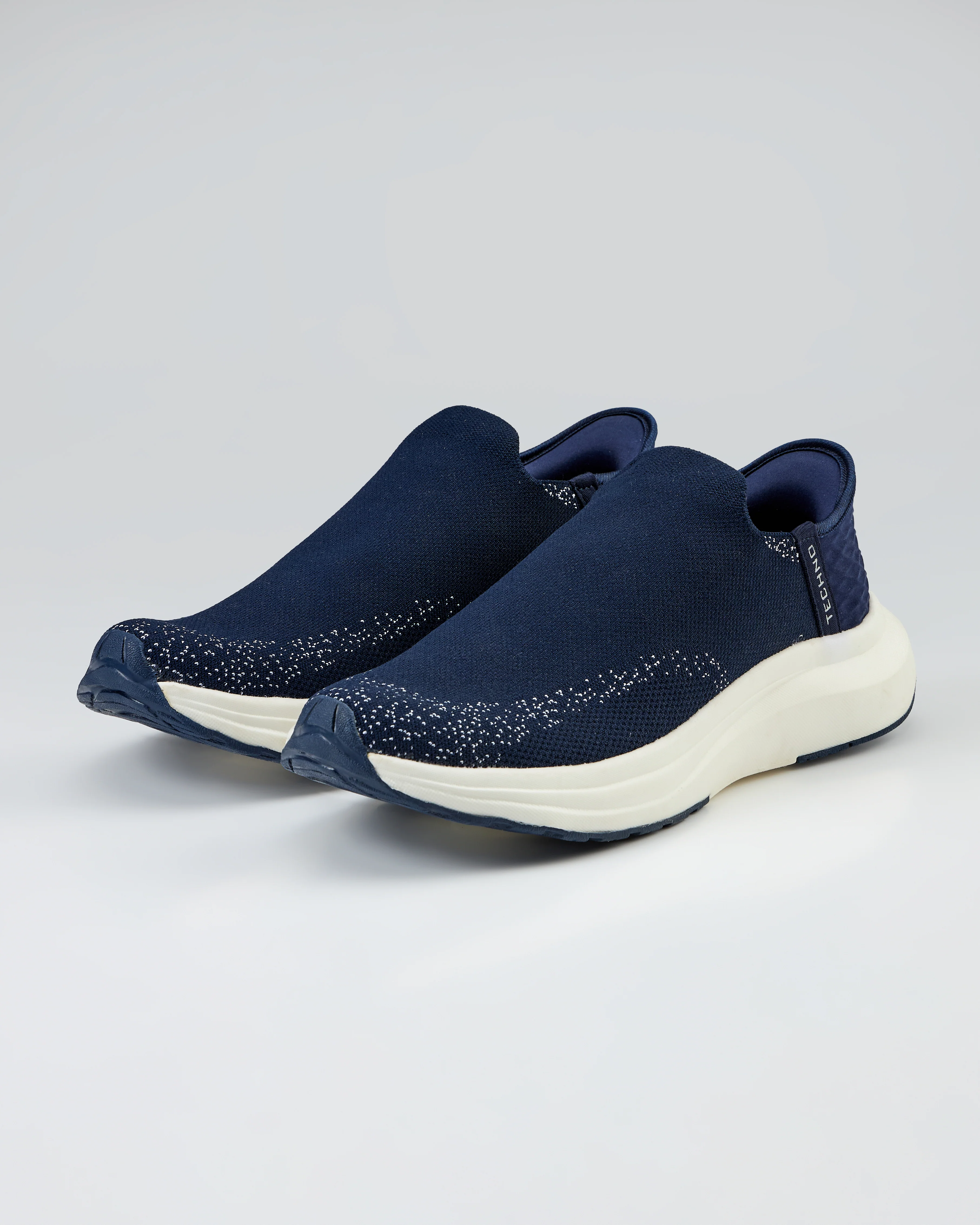 Men Zero-Hands Performance Shoes with NITROLITE