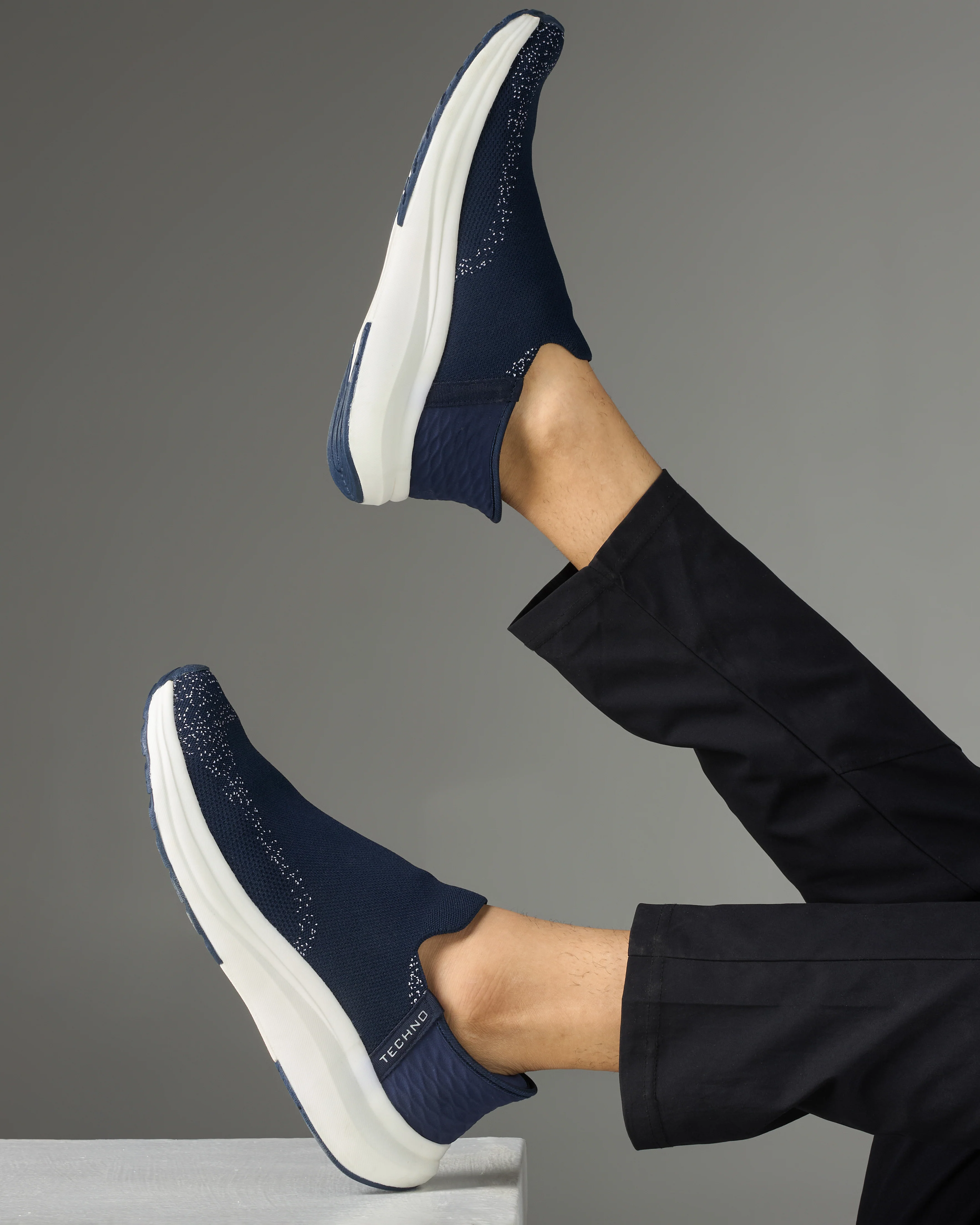 Men Zero-Hands Performance Shoes with NITROLITE - Image 6