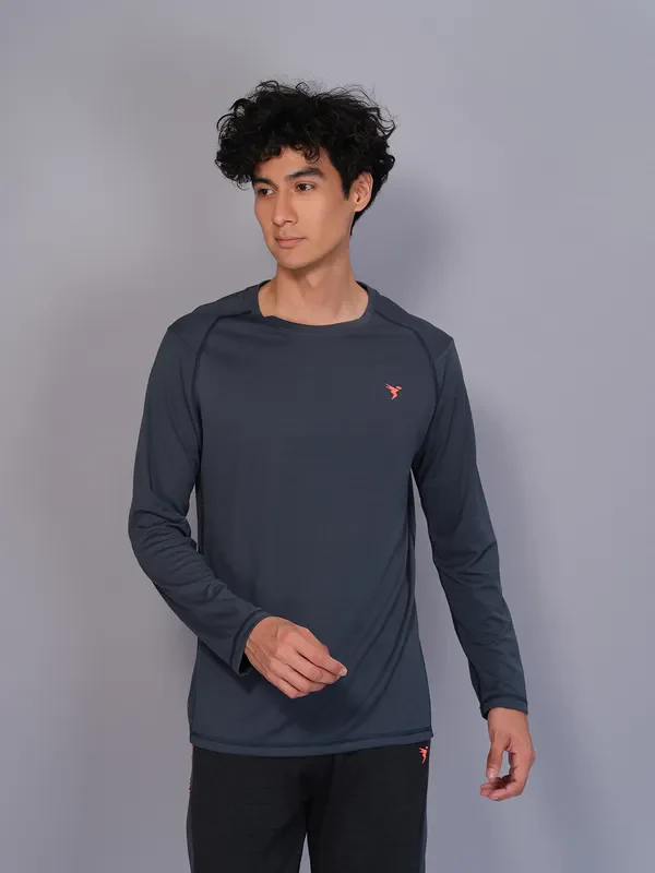Men Solid Slim Fit Crew Neck T-shirt with TECHNO COOL