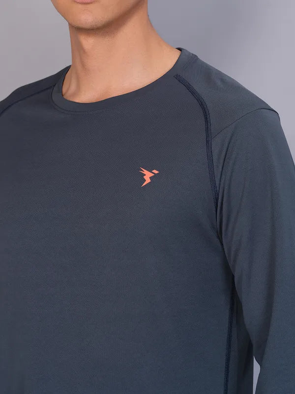Men Solid Slim Fit Crew Neck T-shirt with TECHNO COOL - Image 5