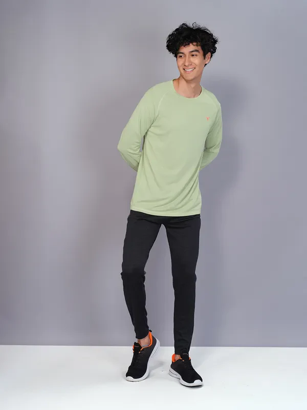 Men Solid Slim Fit Crew Neck T-shirt with TECHNO COOL - Image 4