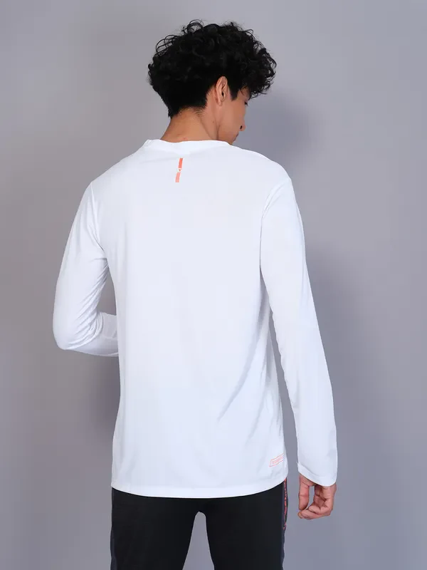 Men Solid Slim Fit Crew Neck T-shirt with TECHNO COOL - Image 2