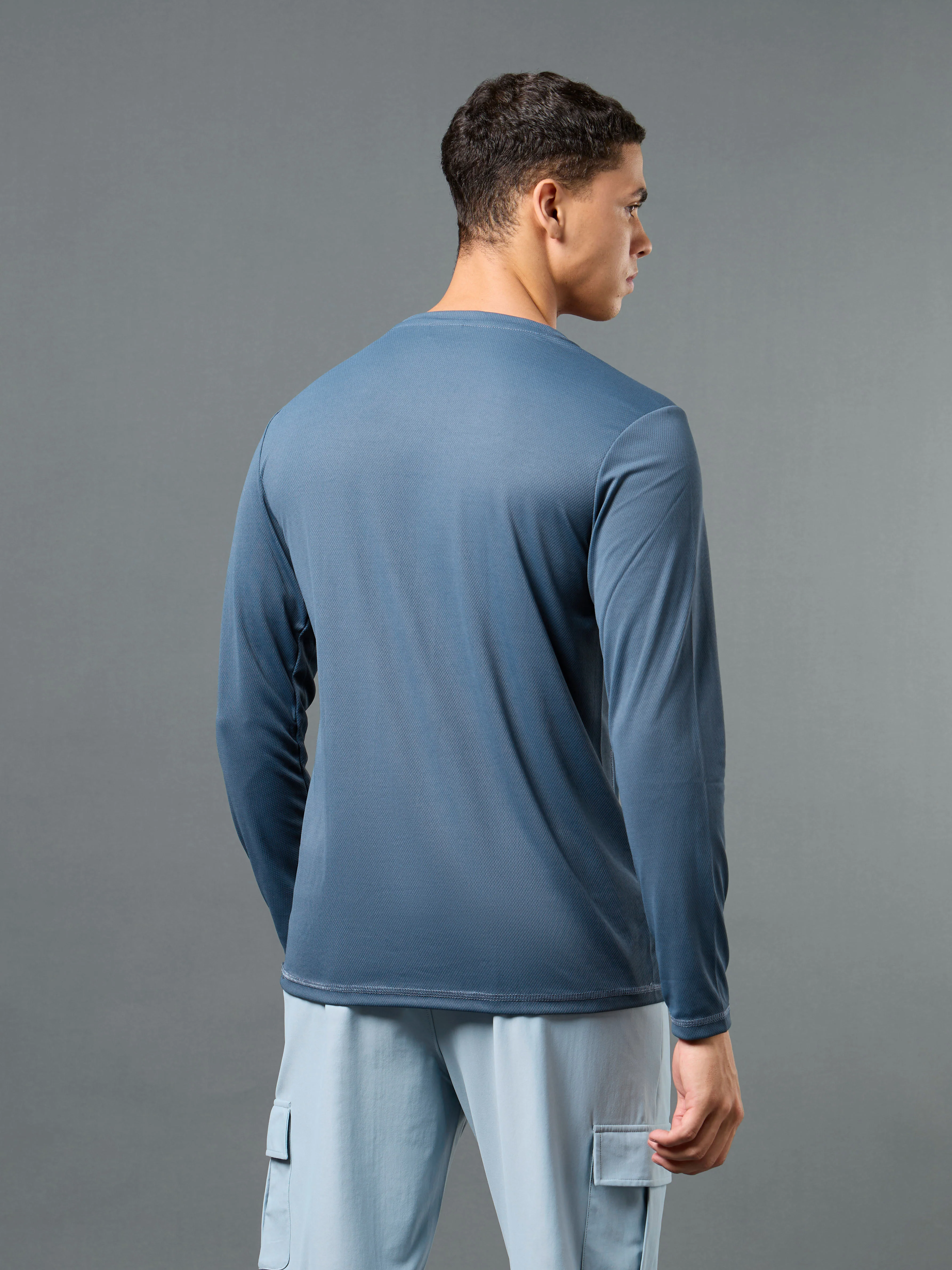 Men Solid Slim Fit Crew Neck T-shirt with TECHNO COOL+ - Image 3