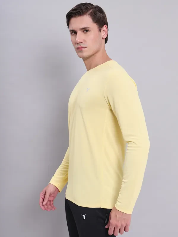 Men Solid Slim Fit Crew Neck T-shirt with TECHNO COOL+ - Image 2