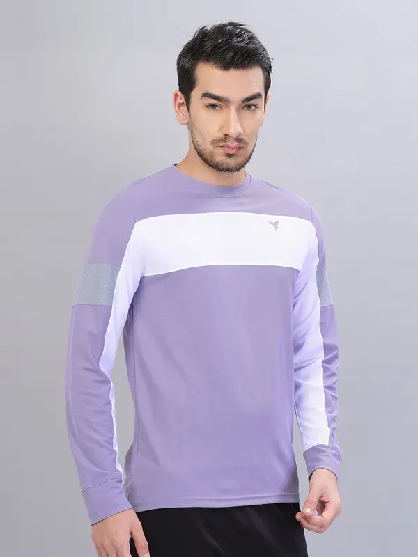 Men Colorblock Slim Fit Crew Neck T-shirt with TECHNOLITE