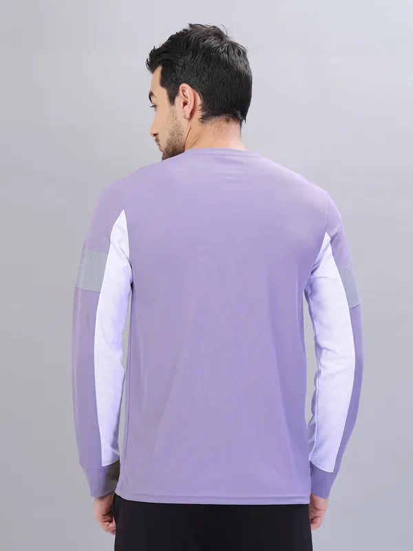 Men Colorblock Slim Fit Crew Neck T-shirt with TECHNOLITE - Image 3