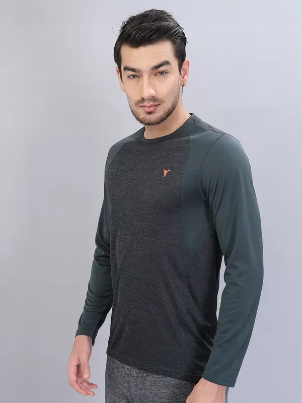 Men Melange Slim Fit Crew Neck T-shirt with DOUBLE COOL - Image 5