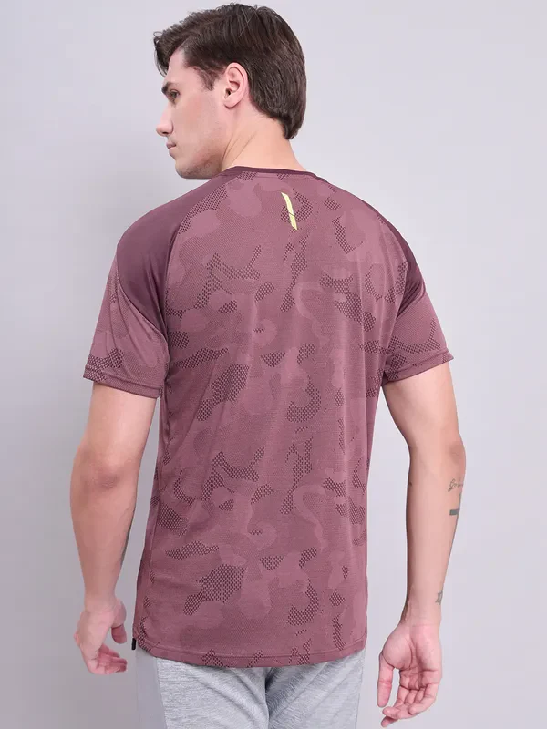 Men Jacquard Slim Fit Crew Neck T-shirt with VENTMESH - Image 3