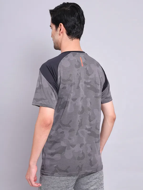 Men Jacquard Slim Fit Crew Neck T-shirt with VENTMESH - Image 2