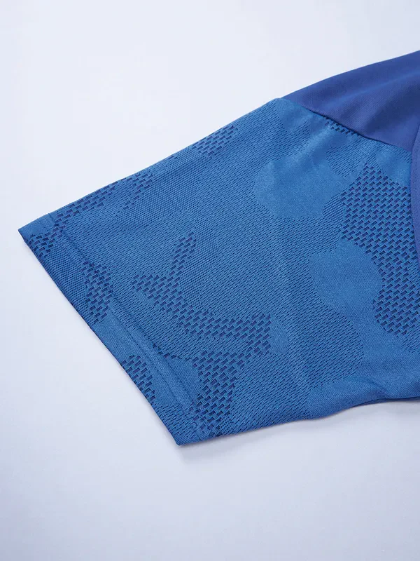 Men Jacquard Slim Fit Crew Neck T-shirt with VENTMESH - Image 7